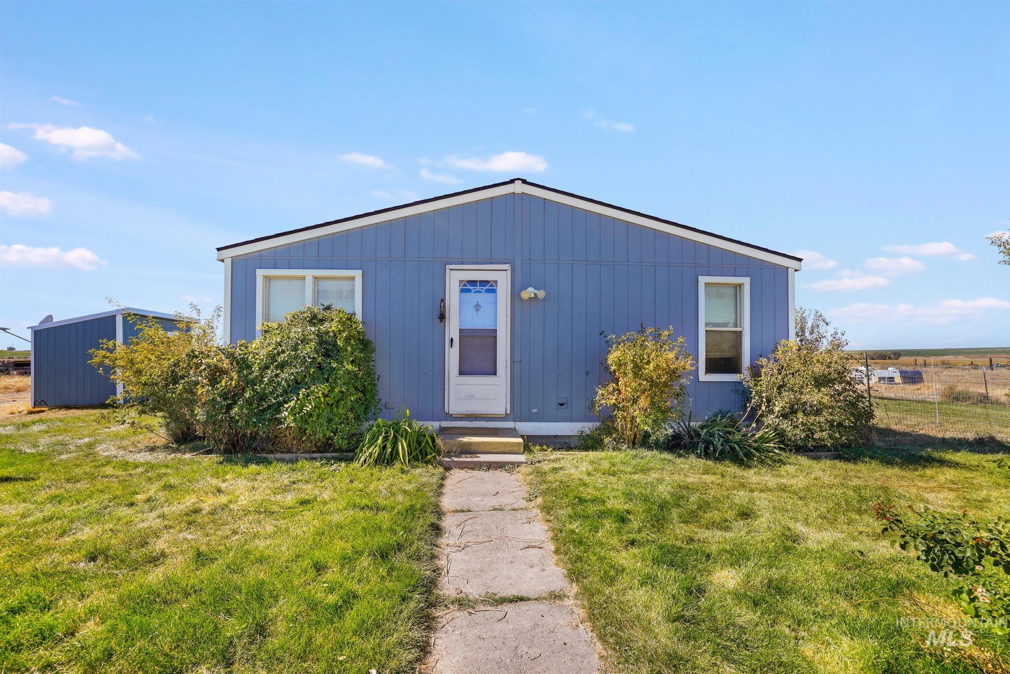 2173 S 1800 E, Gooding, Idaho 83330, 3 Bedrooms, 2 Bathrooms, Residential For Sale, Price $319,990,MLS 99001342