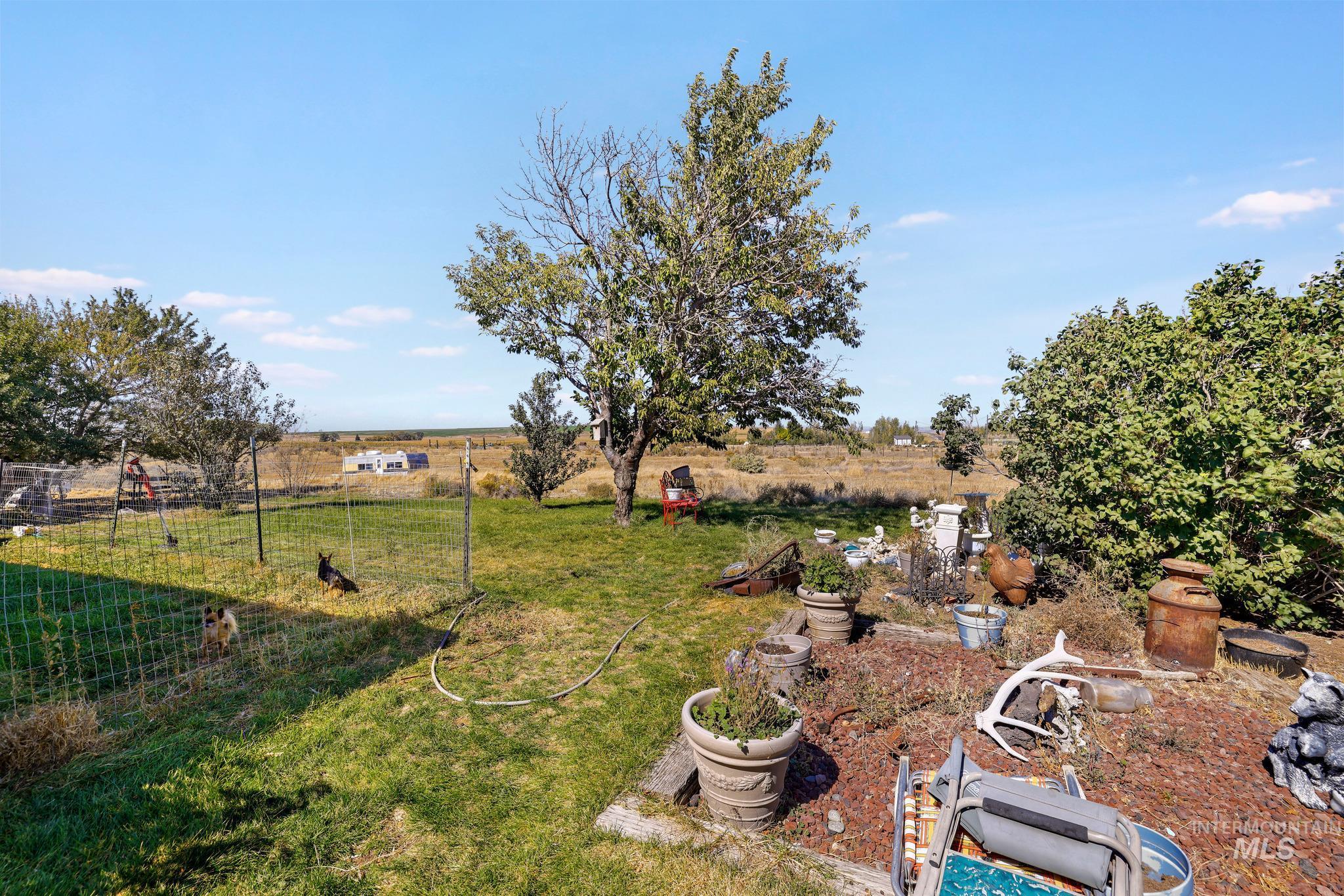 2173 S 1800 E, Gooding, Idaho 83330, 3 Bedrooms, 2 Bathrooms, Residential For Sale, Price $319,990,MLS 99001342