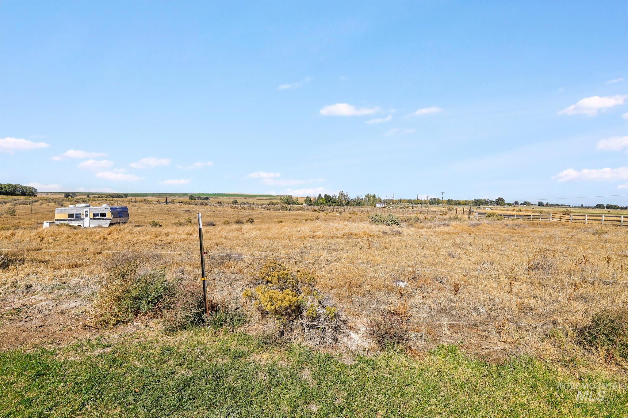 2173 S 1800 E, Gooding, Idaho 83330, 3 Bedrooms, 2 Bathrooms, Residential For Sale, Price $319,990,MLS 99001342