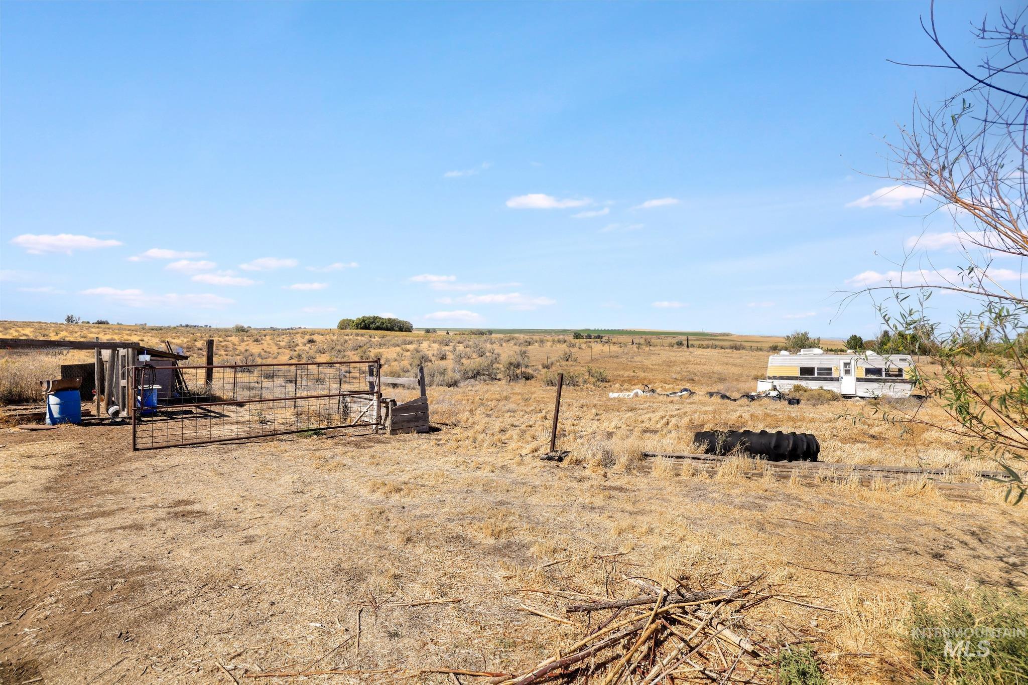 2173 S 1800 E, Gooding, Idaho 83330, 3 Bedrooms, 2 Bathrooms, Residential For Sale, Price $319,990,MLS 99001342