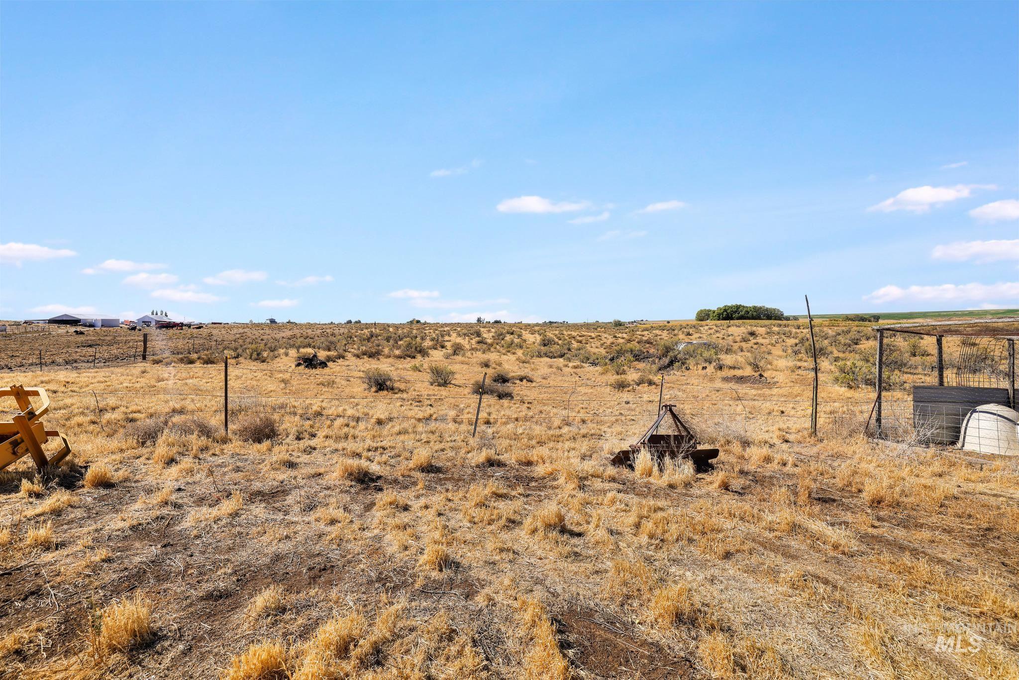 2173 S 1800 E, Gooding, Idaho 83330, 3 Bedrooms, 2 Bathrooms, Residential For Sale, Price $319,990,MLS 99001342