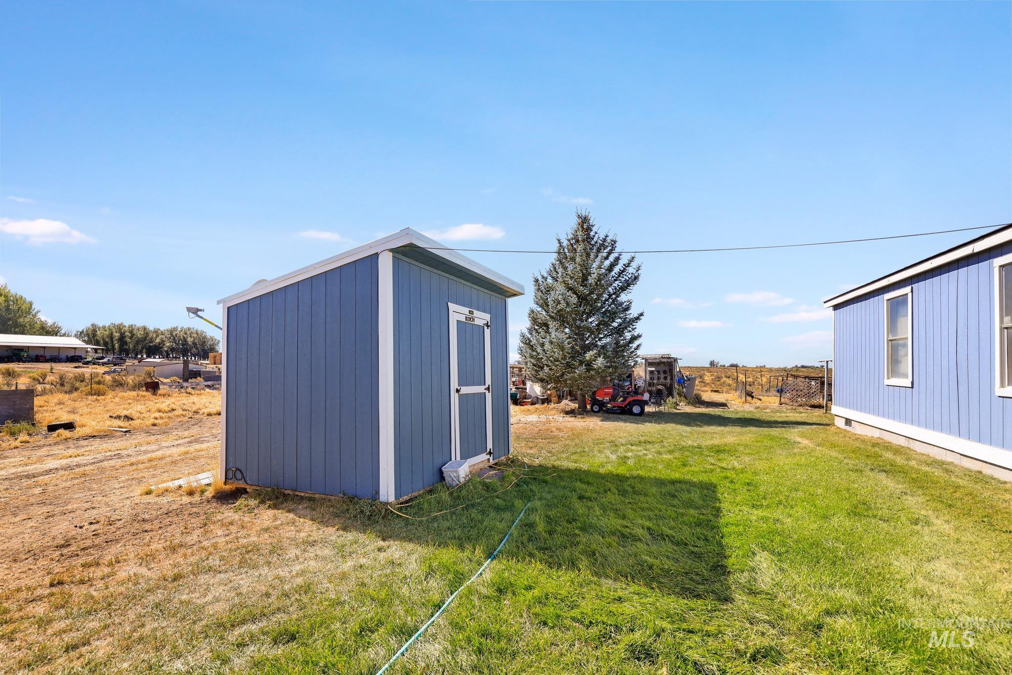 2173 S 1800 E, Gooding, Idaho 83330, 3 Bedrooms, 2 Bathrooms, Residential For Sale, Price $319,990,MLS 99001342