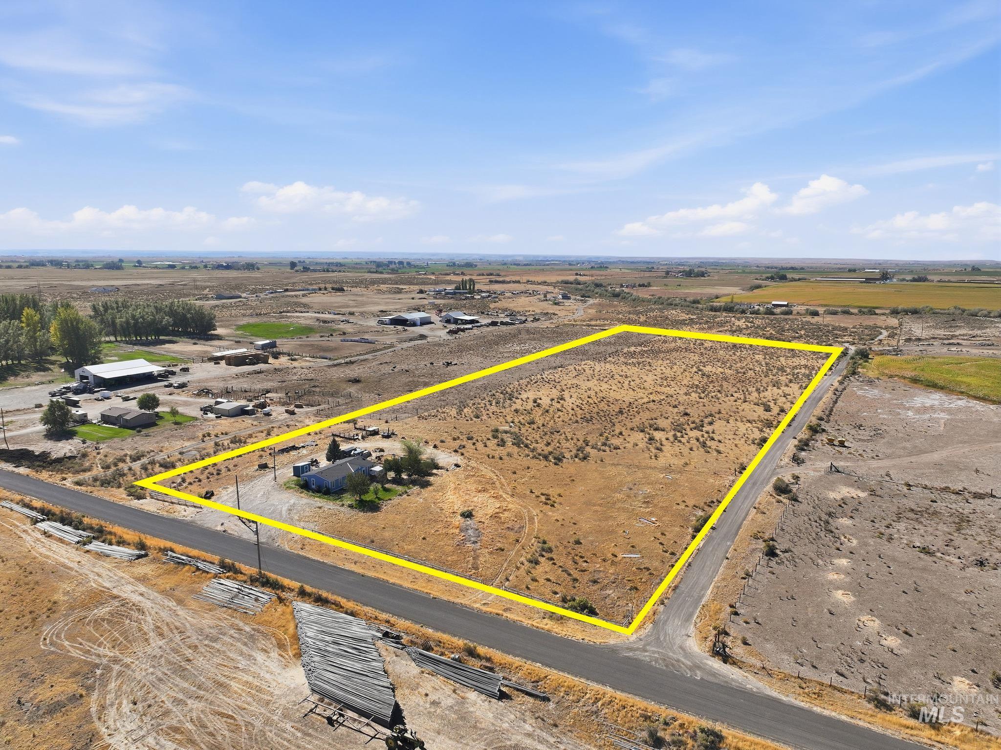 2173 S 1800 E, Gooding, Idaho 83330, 3 Bedrooms, 2 Bathrooms, Residential For Sale, Price $319,990,MLS 99001342