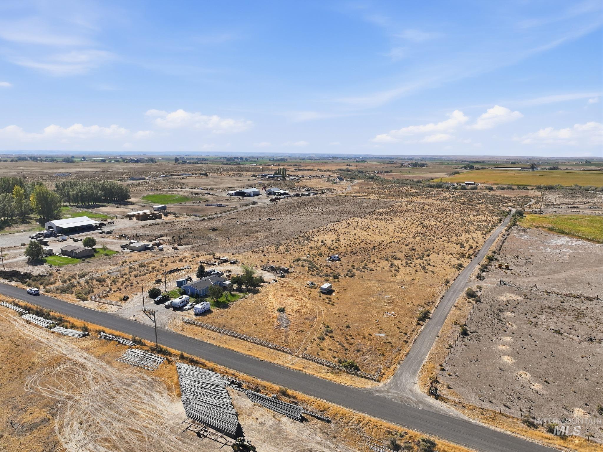 2173 S 1800 E, Gooding, Idaho 83330, 3 Bedrooms, 2 Bathrooms, Residential For Sale, Price $319,990,MLS 99001342