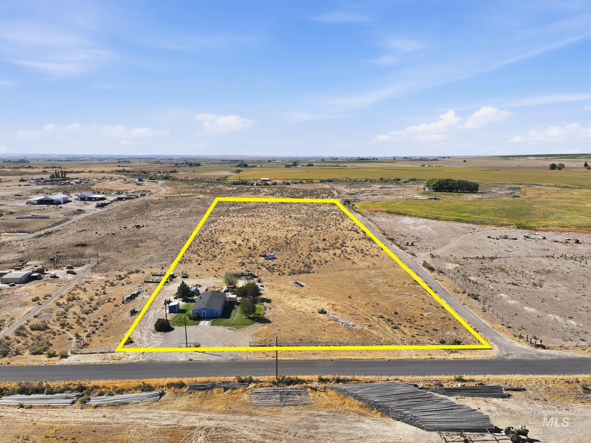 2173 S 1800 E, Gooding, Idaho 83330, 3 Bedrooms, 2 Bathrooms, Residential For Sale, Price $319,990,MLS 99001342