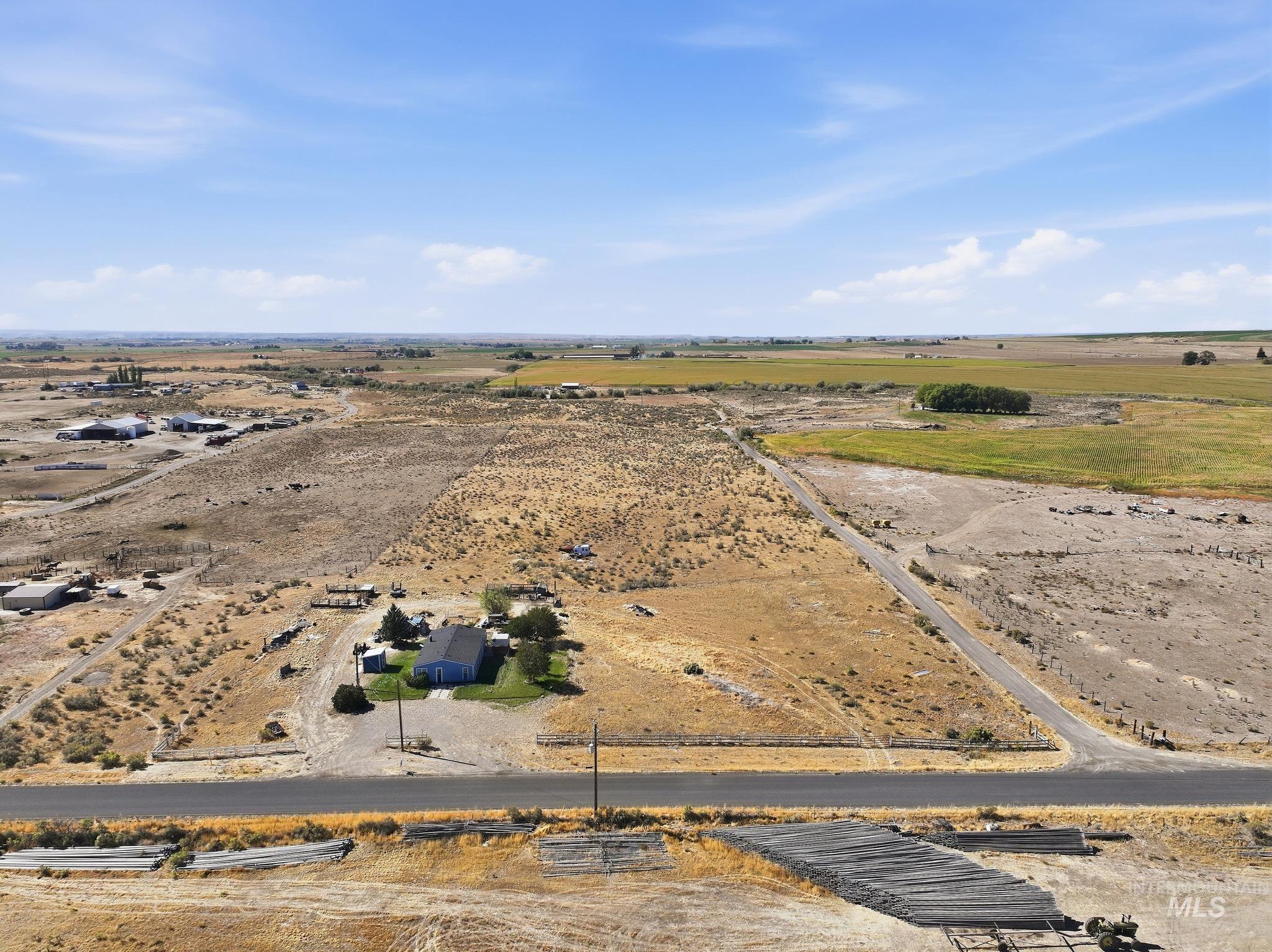 2173 S 1800 E, Gooding, Idaho 83330, 3 Bedrooms, 2 Bathrooms, Residential For Sale, Price $319,990,MLS 99001342