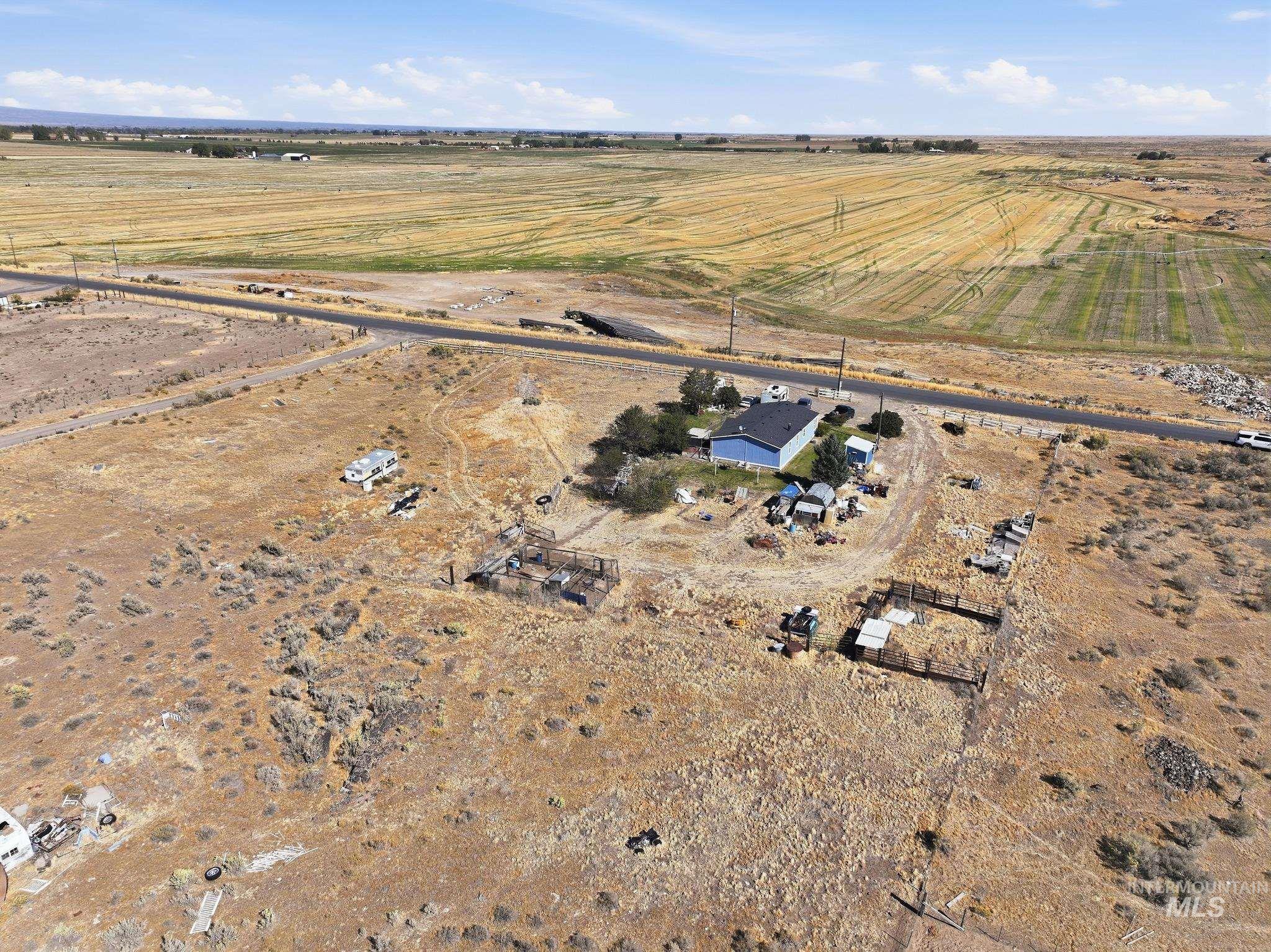 2173 S 1800 E, Gooding, Idaho 83330, 3 Bedrooms, 2 Bathrooms, Residential For Sale, Price $319,990,MLS 99001342