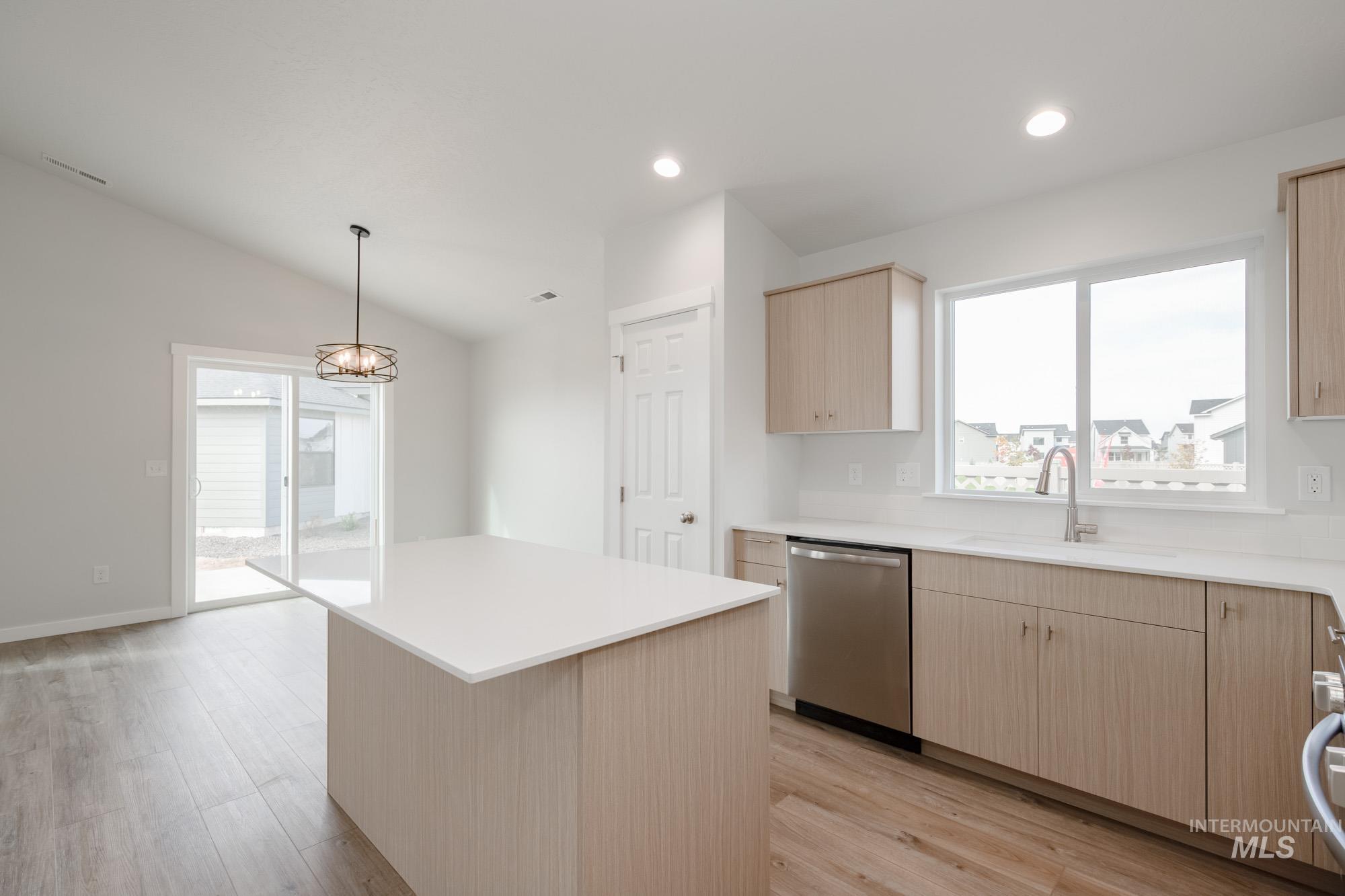 9084 W Violet St, Nampa, Idaho 83687, 3 Bedrooms, 2 Bathrooms, Residential For Sale, Price $418,990, 99001343