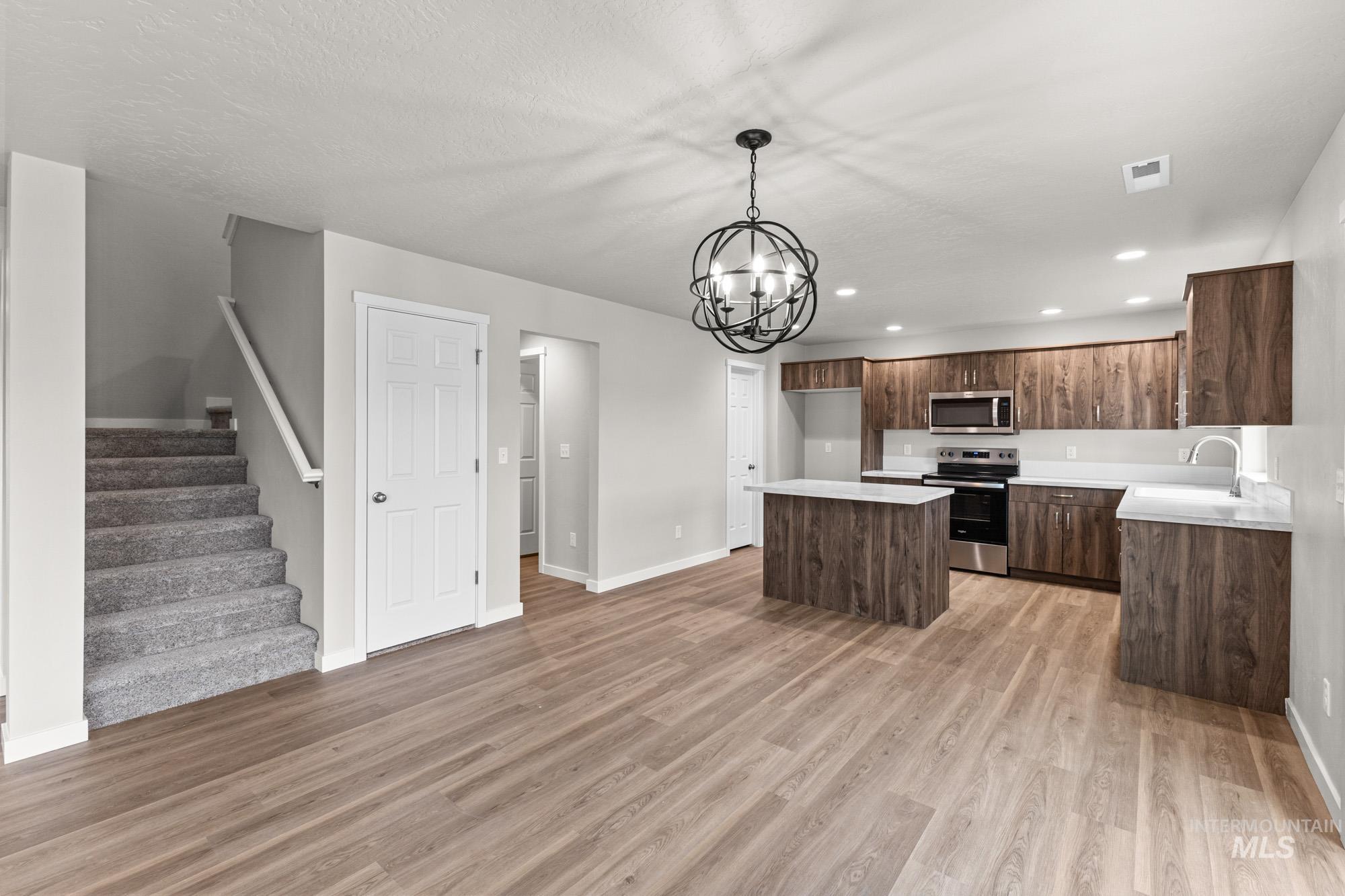 1811 Gyrfalcon St, Middleton, Idaho 83644, 4 Bedrooms, 2.5 Bathrooms, Residential For Sale, Price $464,990, 99001344