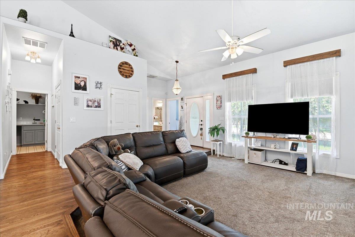 23157 Forest Hills Loop, Caldwell, Idaho 83607, 3 Bedrooms, 2 Bathrooms, Residential For Sale, Price $470,000, 99001348