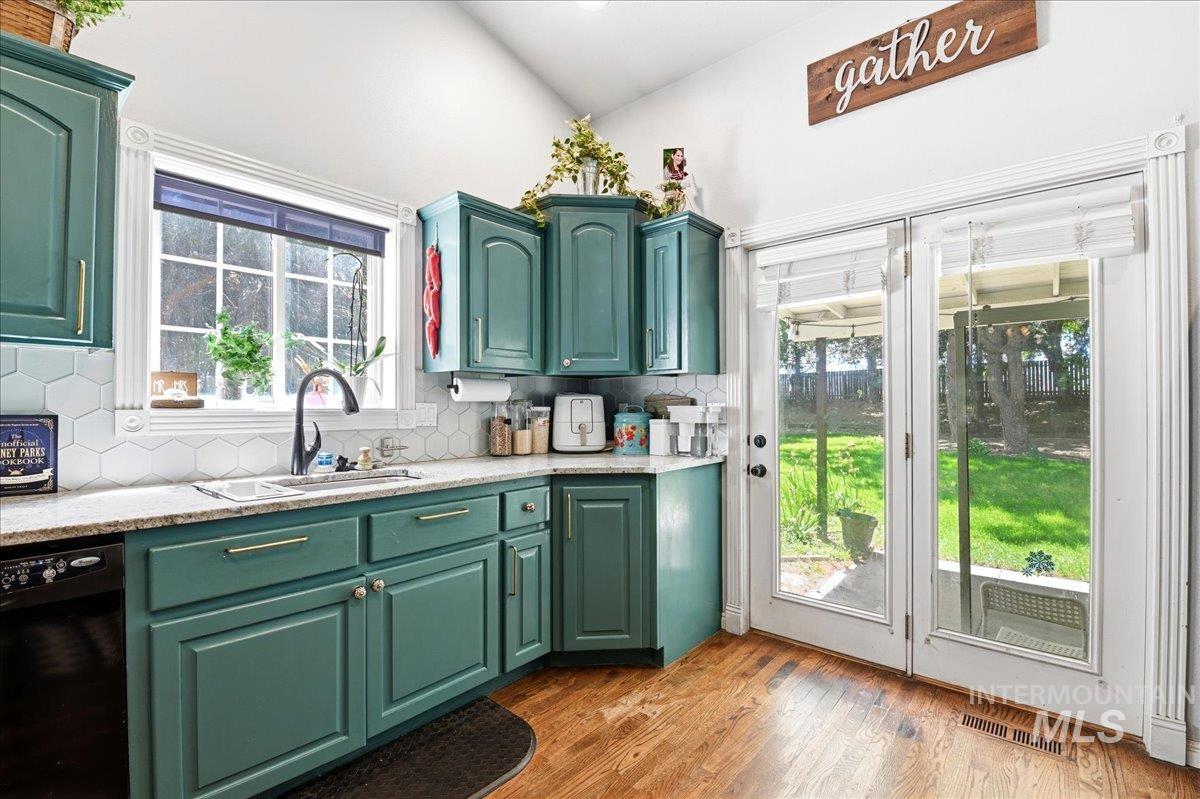 23157 Forest Hills Loop, Caldwell, Idaho 83607, 3 Bedrooms, 2 Bathrooms, Residential For Sale, Price $470,000, 99001348