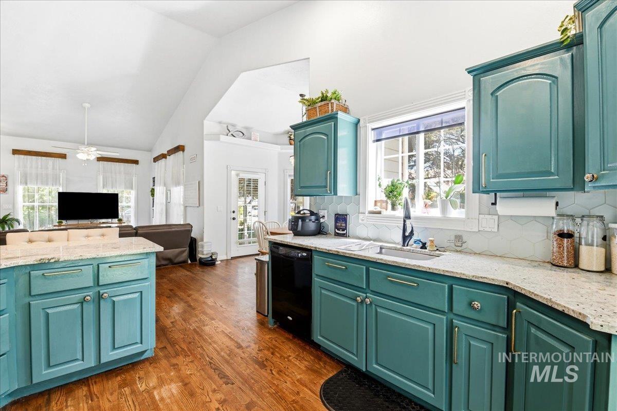 23157 Forest Hills Loop, Caldwell, Idaho 83607, 3 Bedrooms, 2 Bathrooms, Residential For Sale, Price $470,000, 99001348