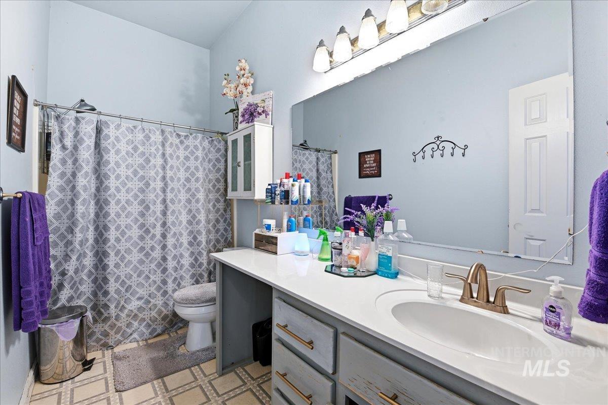23157 Forest Hills Loop, Caldwell, Idaho 83607, 3 Bedrooms, 2 Bathrooms, Residential For Sale, Price $470,000, 99001348