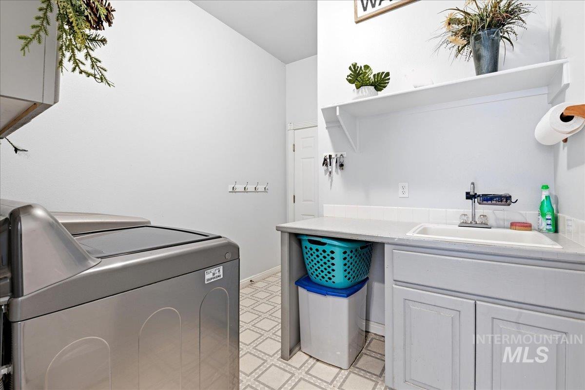23157 Forest Hills Loop, Caldwell, Idaho 83607, 3 Bedrooms, 2 Bathrooms, Residential For Sale, Price $470,000, 99001348