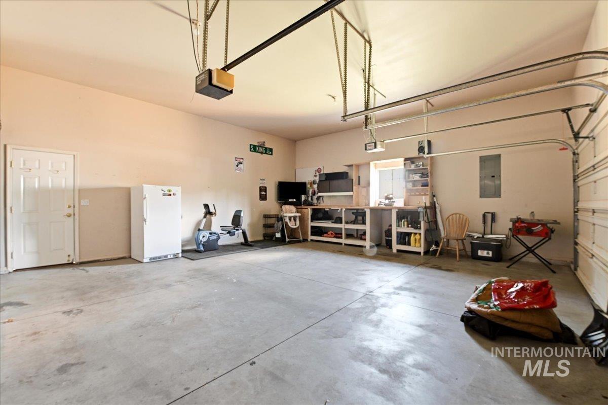 23157 Forest Hills Loop, Caldwell, Idaho 83607, 3 Bedrooms, 2 Bathrooms, Residential For Sale, Price $470,000, 99001348