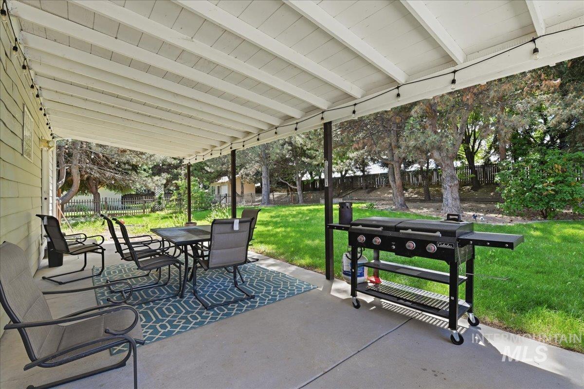 23157 Forest Hills Loop, Caldwell, Idaho 83607, 3 Bedrooms, 2 Bathrooms, Residential For Sale, Price $470,000, 99001348