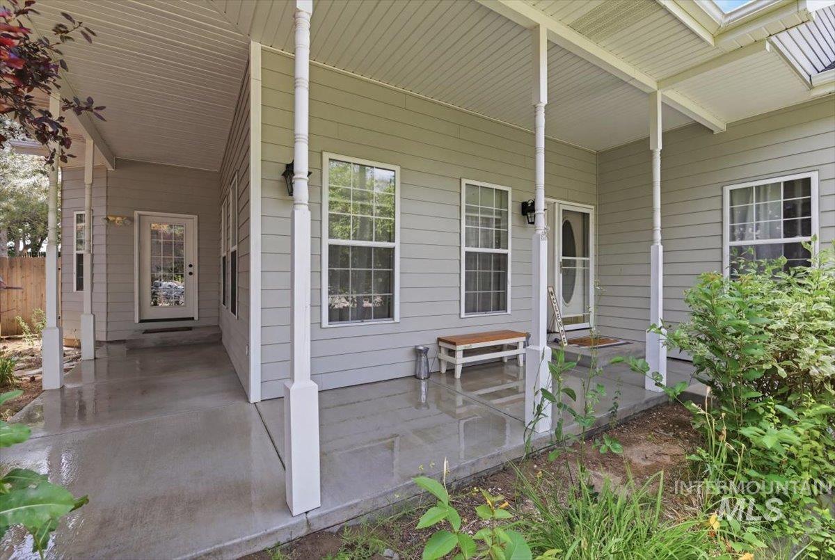 23157 Forest Hills Loop, Caldwell, Idaho 83607, 3 Bedrooms, 2 Bathrooms, Residential For Sale, Price $470,000, 99001348