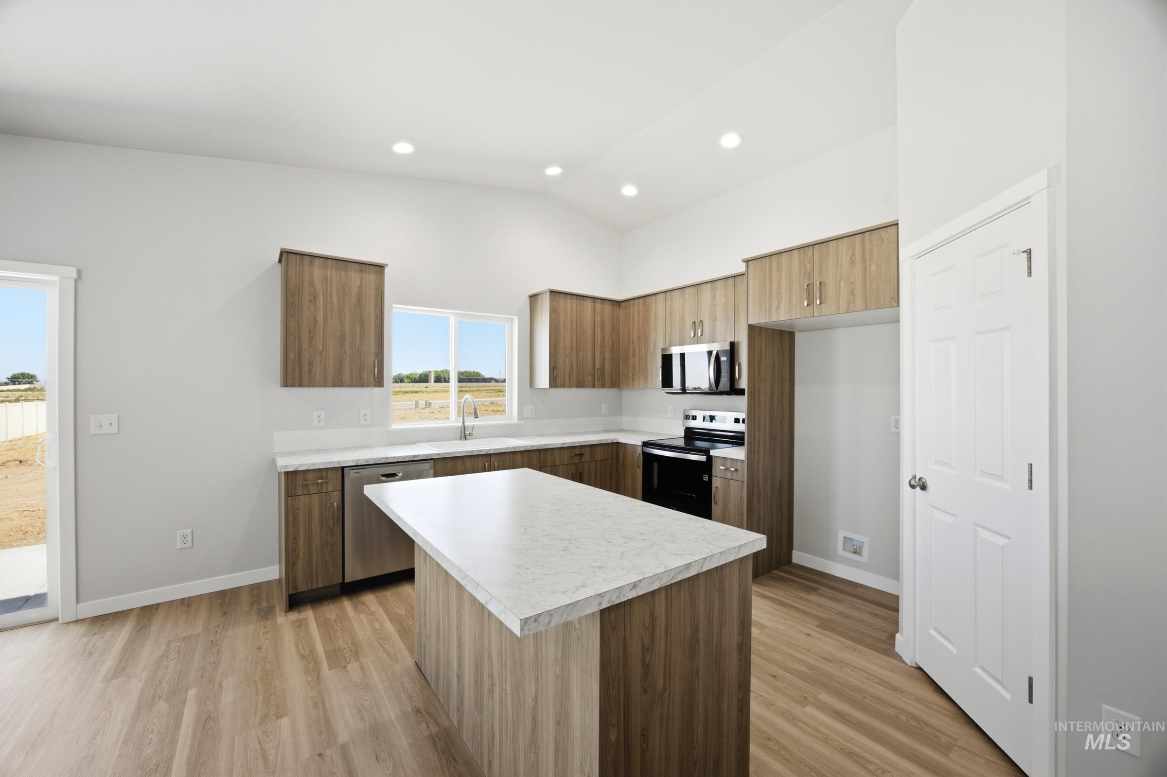 2356 W Red Jasper Dr, Kuna, Idaho 83634, 4 Bedrooms, 2 Bathrooms, Residential For Sale, Price $479,990,MLS 99001359