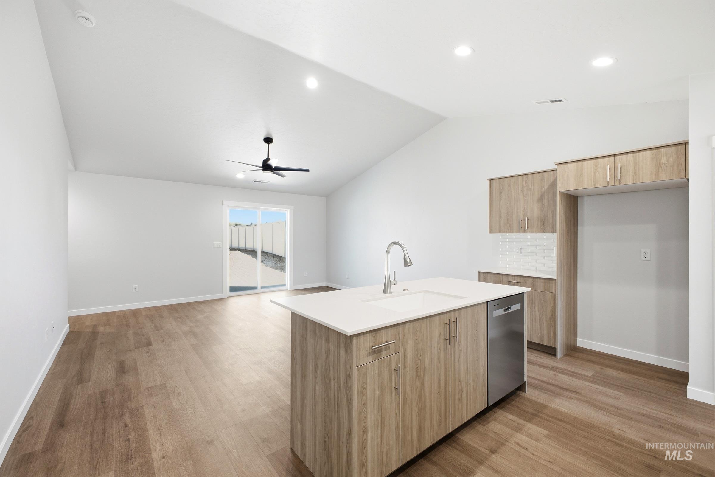 2282 W Tar Sands Dr, Kuna, Idaho 83634, 3 Bedrooms, 2 Bathrooms, Residential For Sale, Price $429,990,MLS 99001361