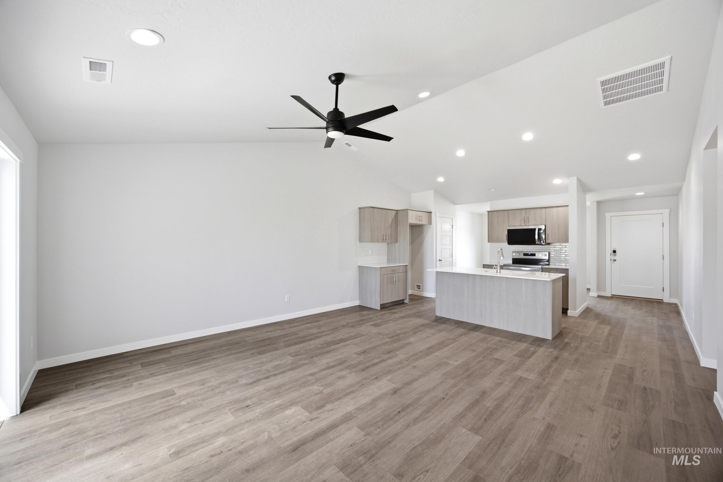 2282 W Tar Sands Dr, Kuna, Idaho 83634, 3 Bedrooms, 2 Bathrooms, Residential For Sale, Price $429,990,MLS 99001361