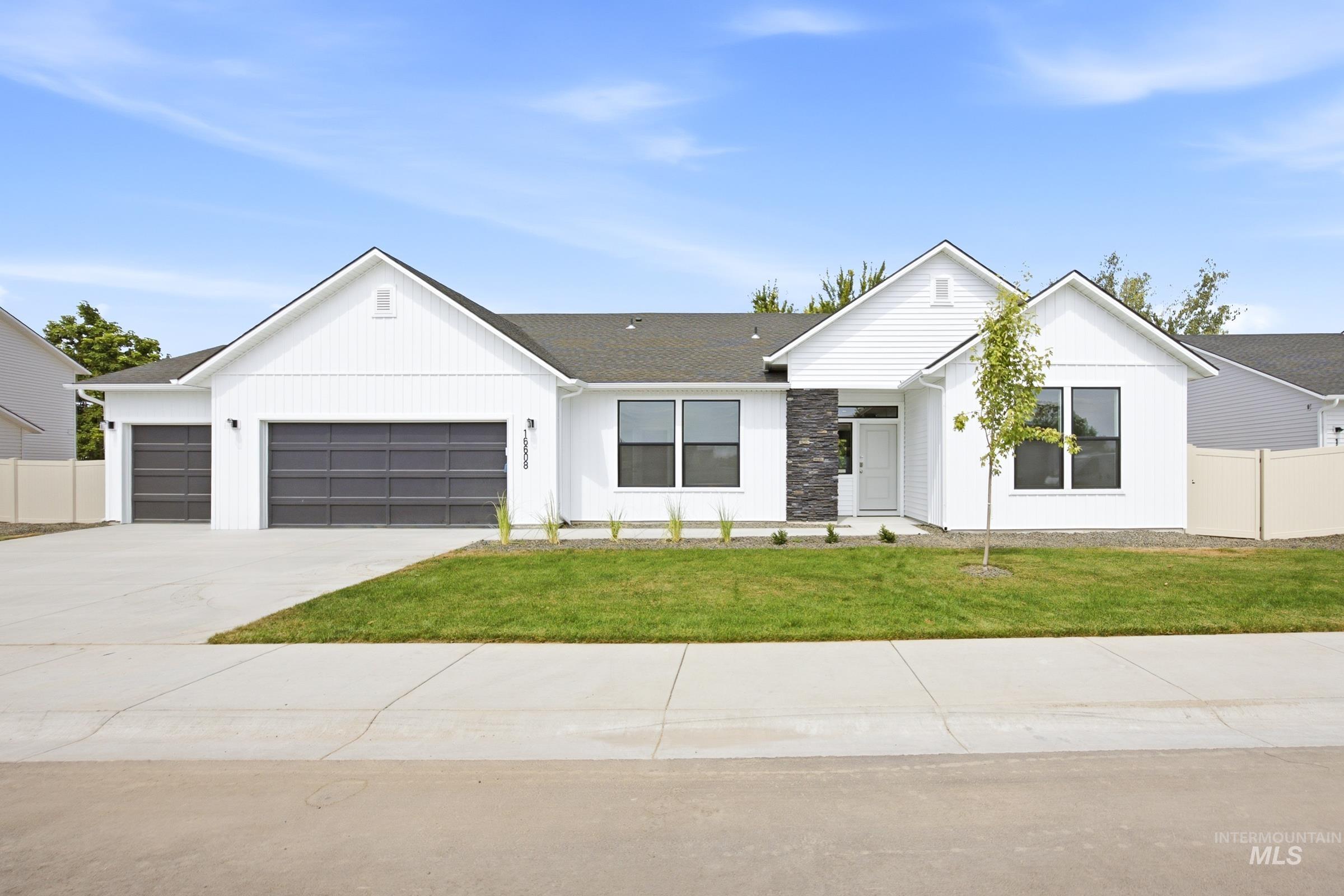 2327 W Tar Sands Dr, Kuna, Idaho 83634, 4 Bedrooms, 3.5 Bathrooms, Residential For Sale, Price $629,990, 99001367