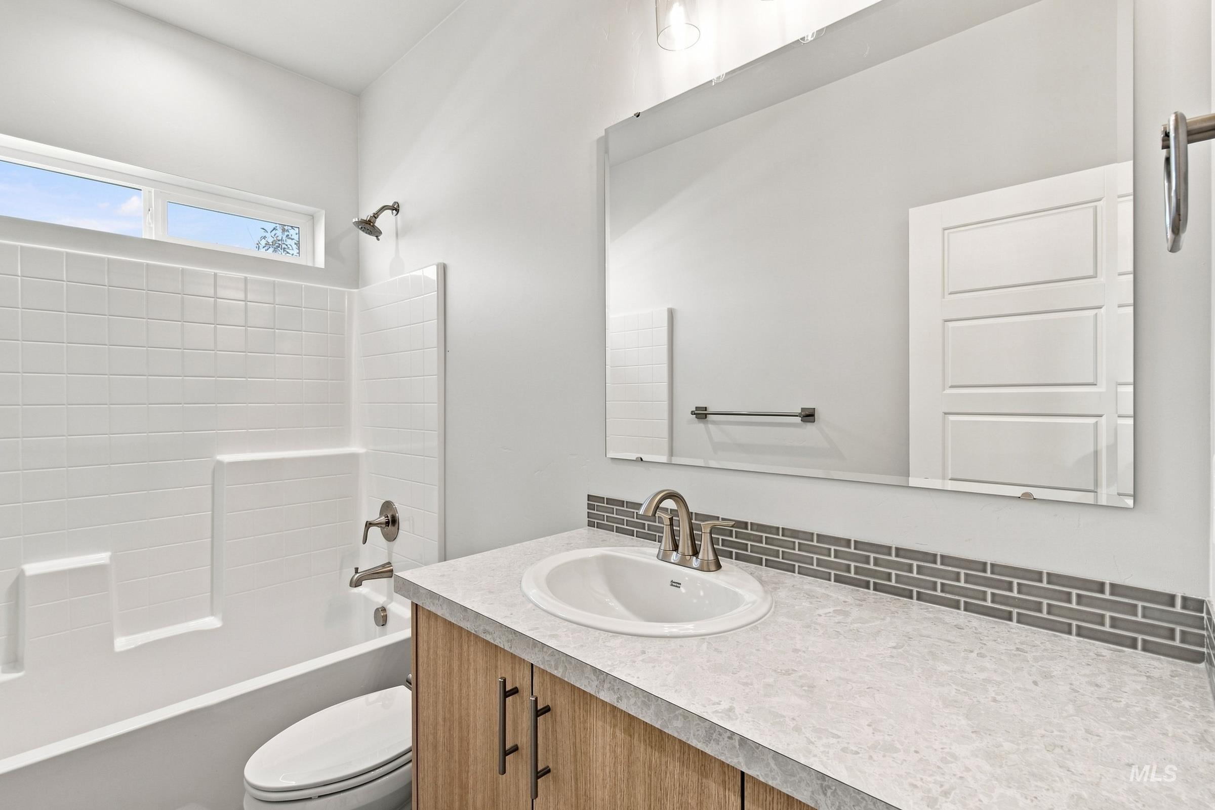 2327 W Tar Sands Dr, Kuna, Idaho 83634, 4 Bedrooms, 3.5 Bathrooms, Residential For Sale, Price $629,990, 99001367