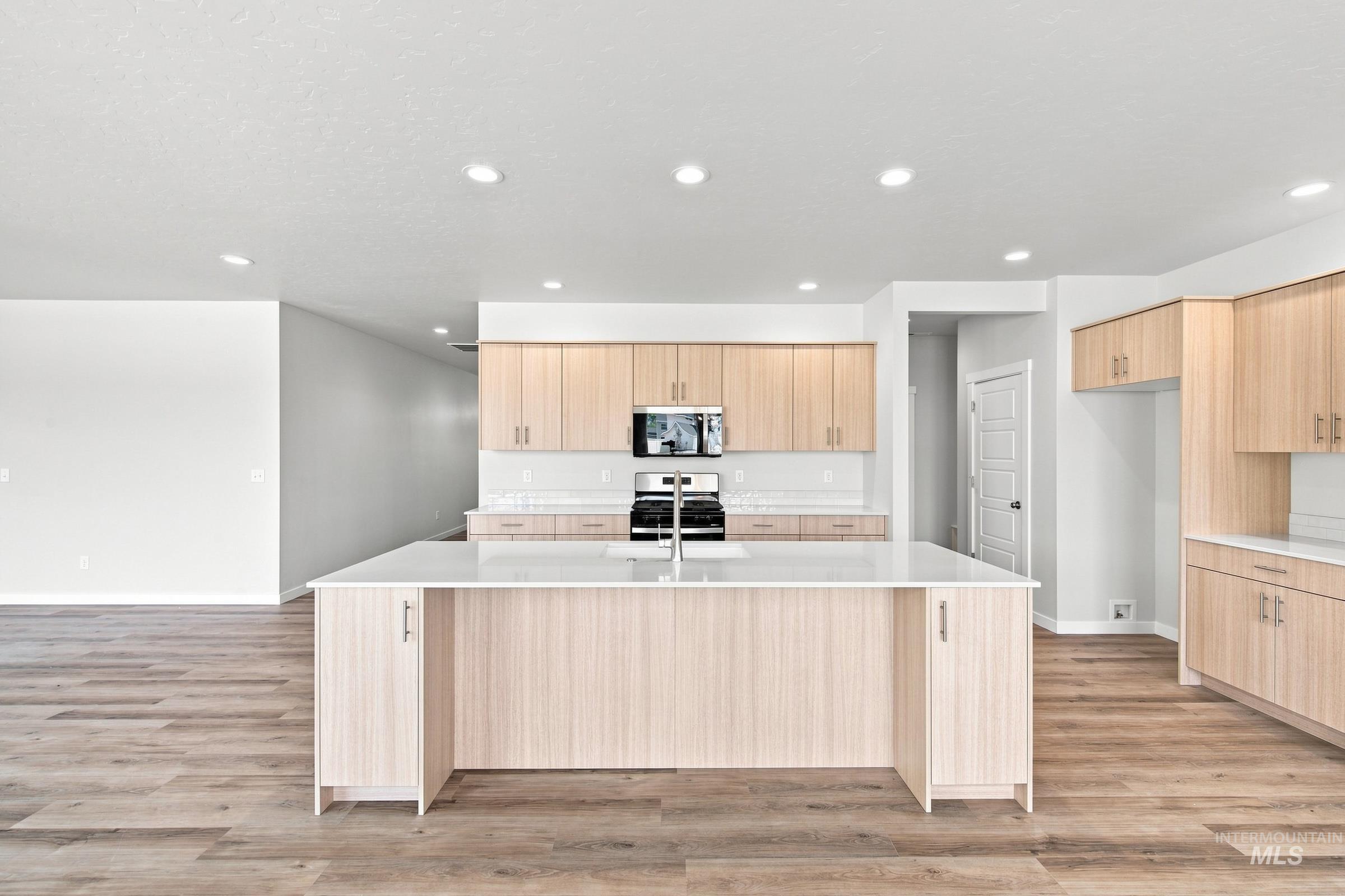 2327 W Tar Sands Dr, Kuna, Idaho 83634, 4 Bedrooms, 3.5 Bathrooms, Residential For Sale, Price $629,990, 99001367