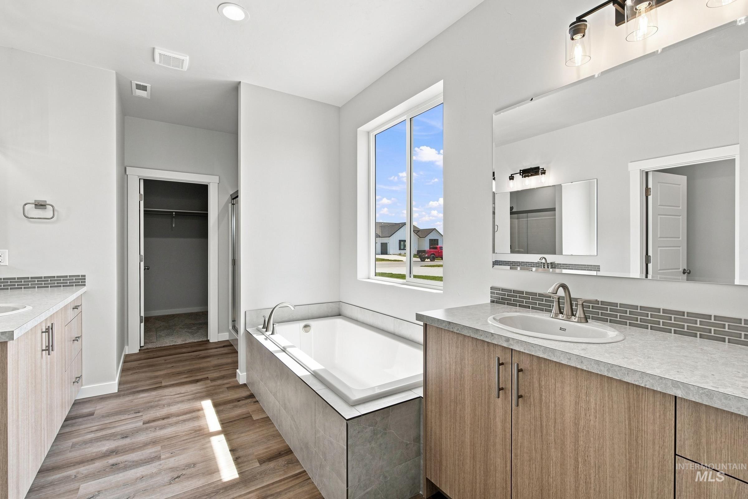 2327 W Tar Sands Dr, Kuna, Idaho 83634, 4 Bedrooms, 3.5 Bathrooms, Residential For Sale, Price $629,990, 99001367