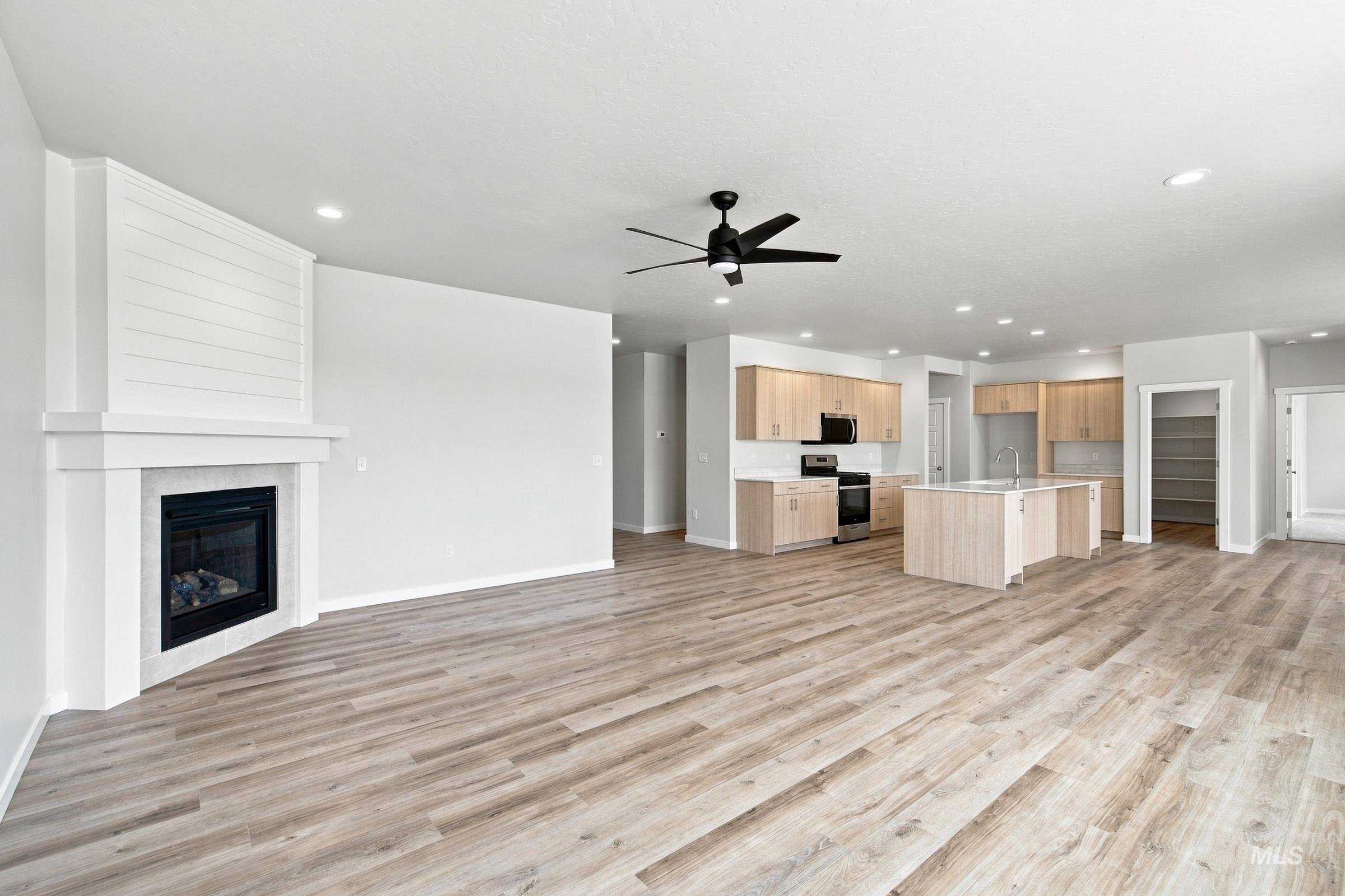 2327 W Tar Sands Dr, Kuna, Idaho 83634, 4 Bedrooms, 3.5 Bathrooms, Residential For Sale, Price $629,990, 99001367