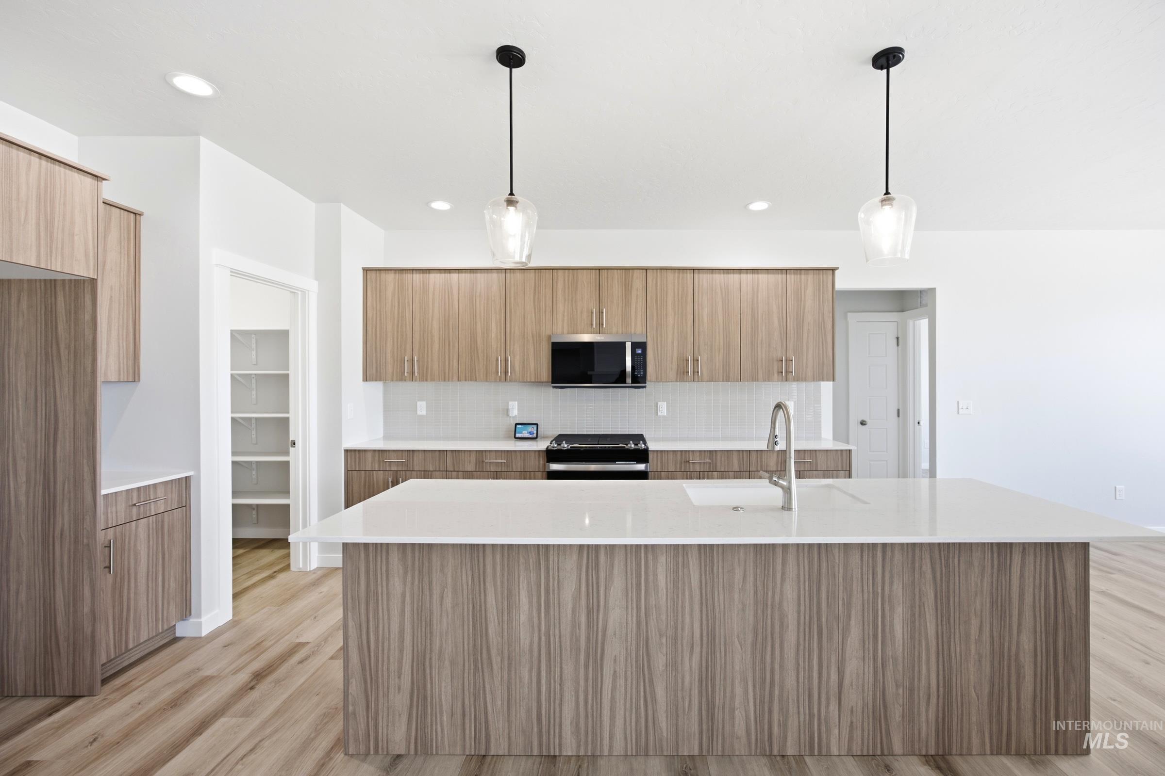 7167 W Blackberry Dr, Boise, Idaho 83709, 4 Bedrooms, 2 Bathrooms, Residential For Sale, Price $689,990, 99001369