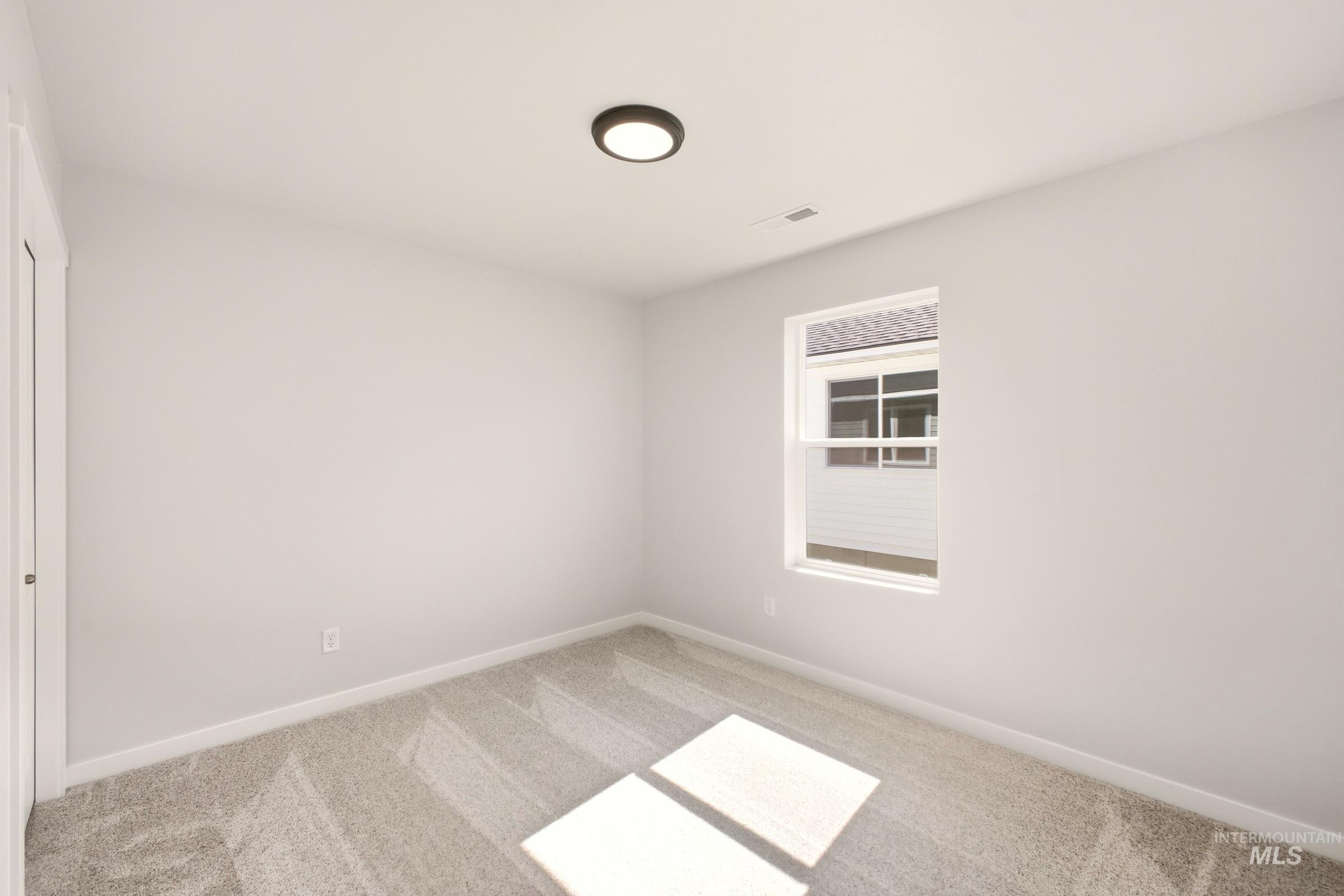 264 N Tideberry Ave, Kuna, Idaho 83634, 3 Bedrooms, 2 Bathrooms, Residential For Sale, Price $439,990,MLS 99001371