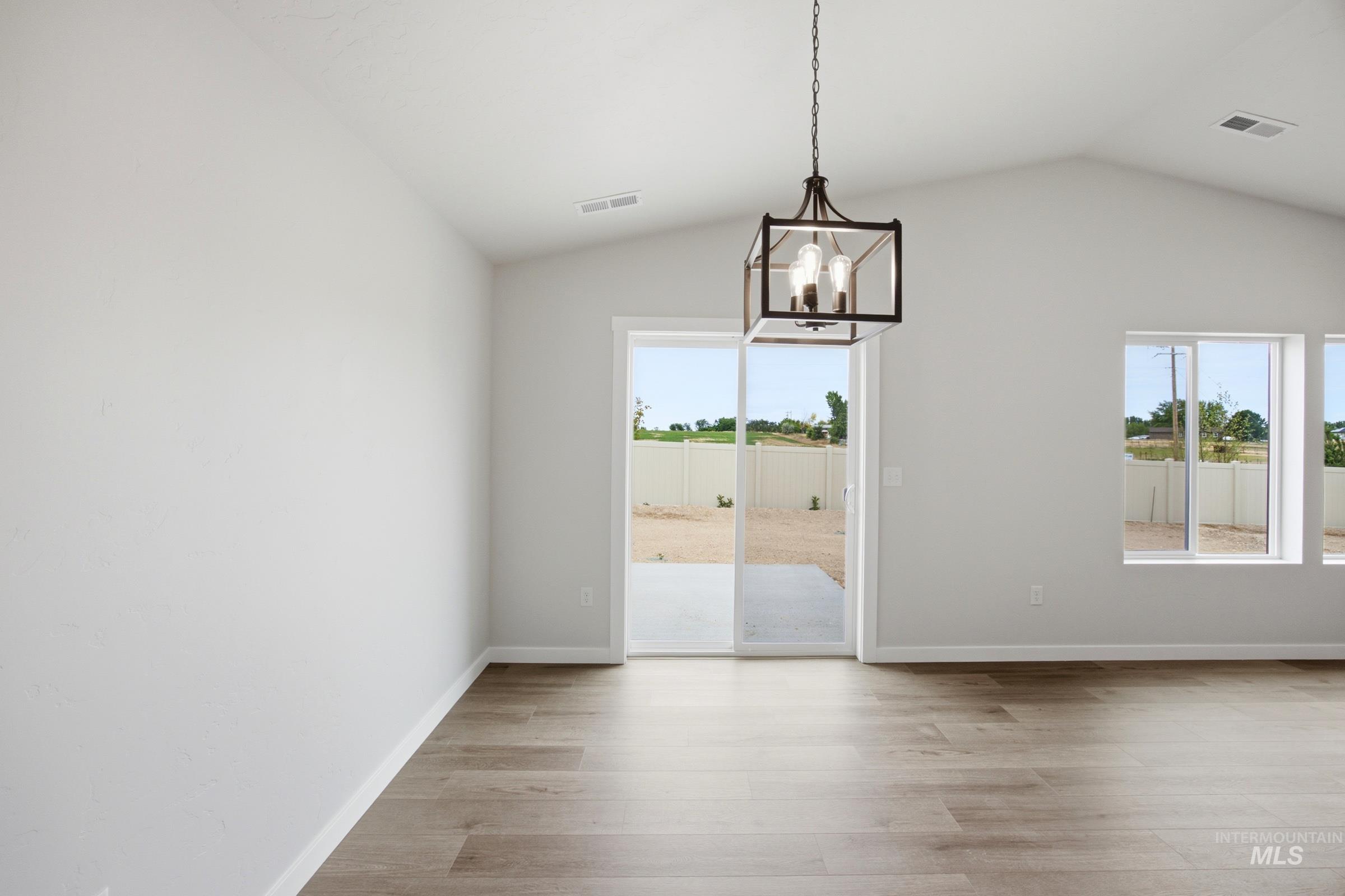 6842 S Lumberton Way, Meridian, Idaho 83642, 3 Bedrooms, 2 Bathrooms, Residential For Sale, Price $429,990,MLS 99001372