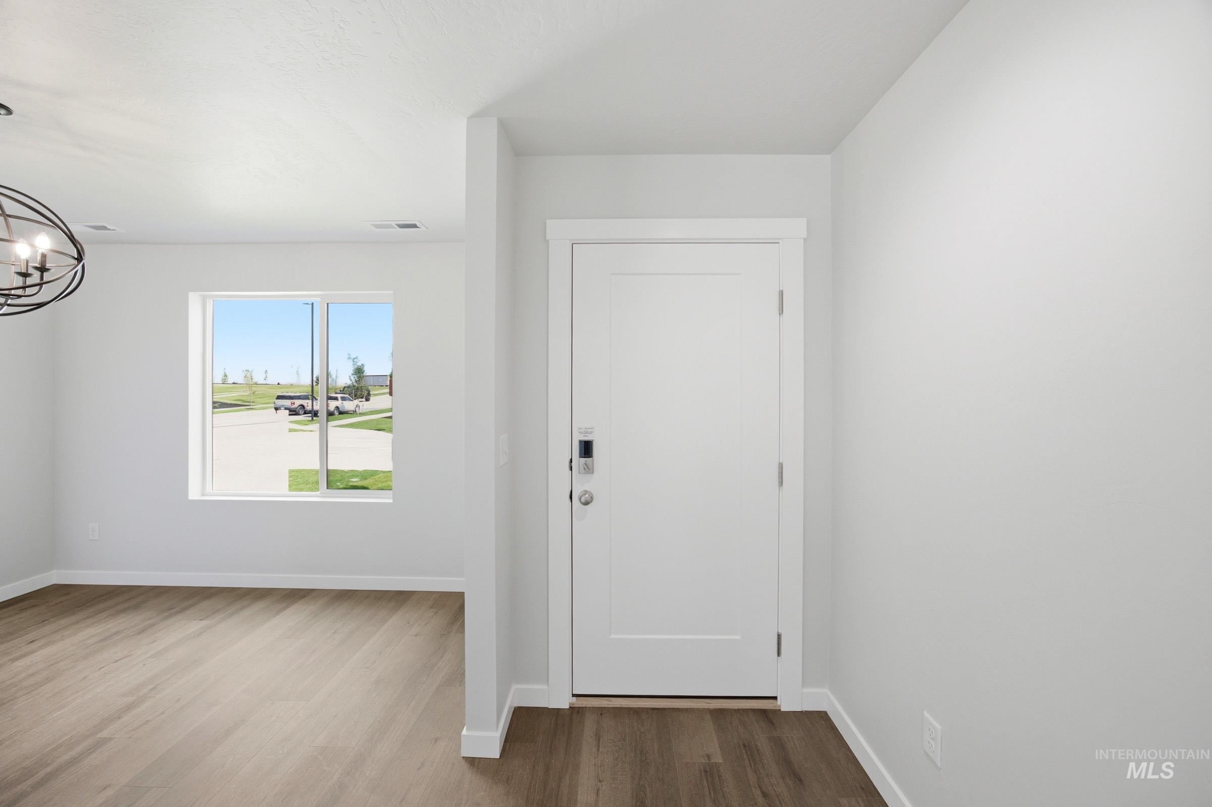 6868 S Lumberton Way, Meridian, Idaho 83642, 3 Bedrooms, 2 Bathrooms, Residential For Sale, Price $424,990,MLS 99001373