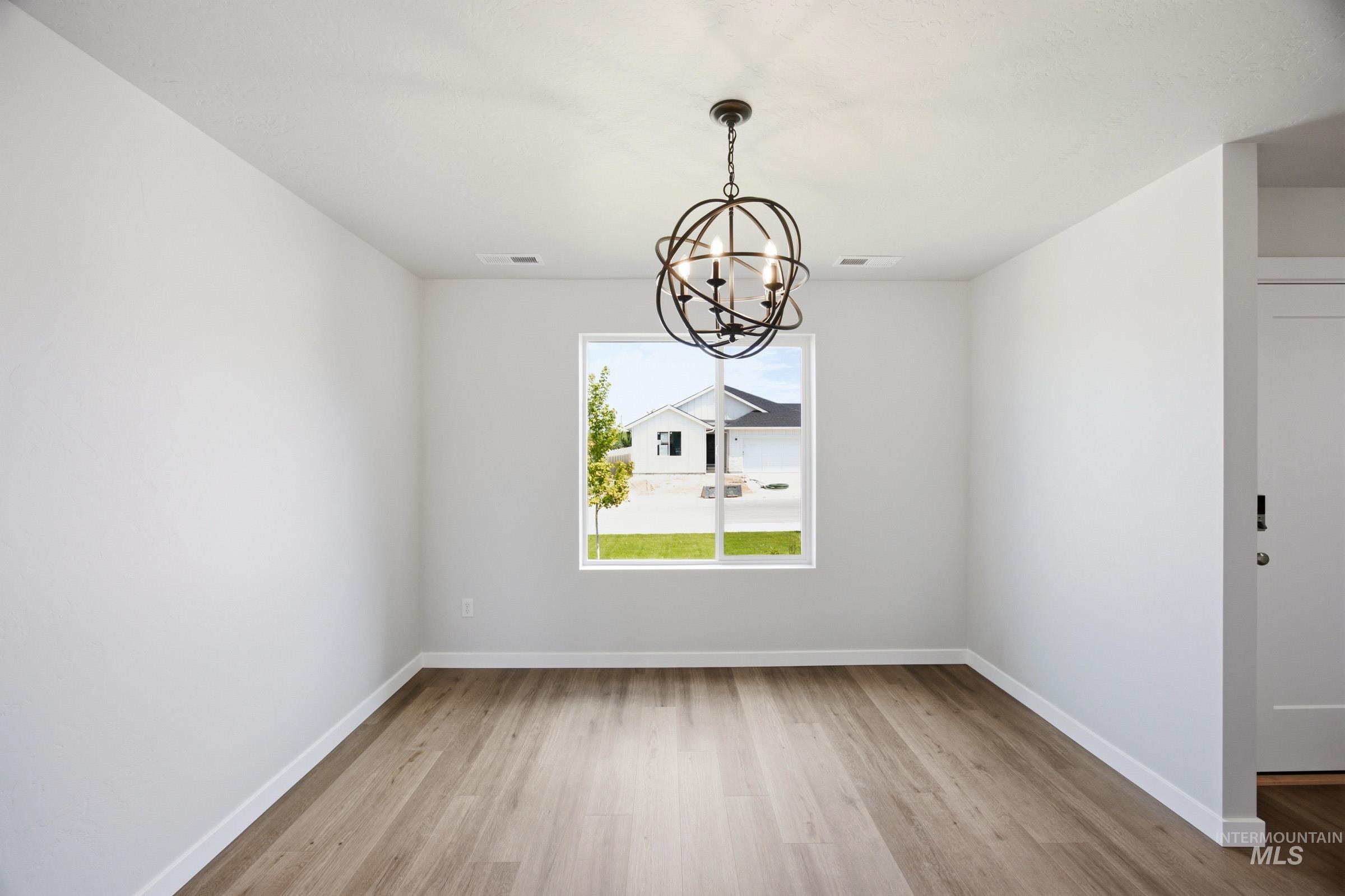 6868 S Lumberton Way, Meridian, Idaho 83642, 3 Bedrooms, 2 Bathrooms, Residential For Sale, Price $424,990,MLS 99001373