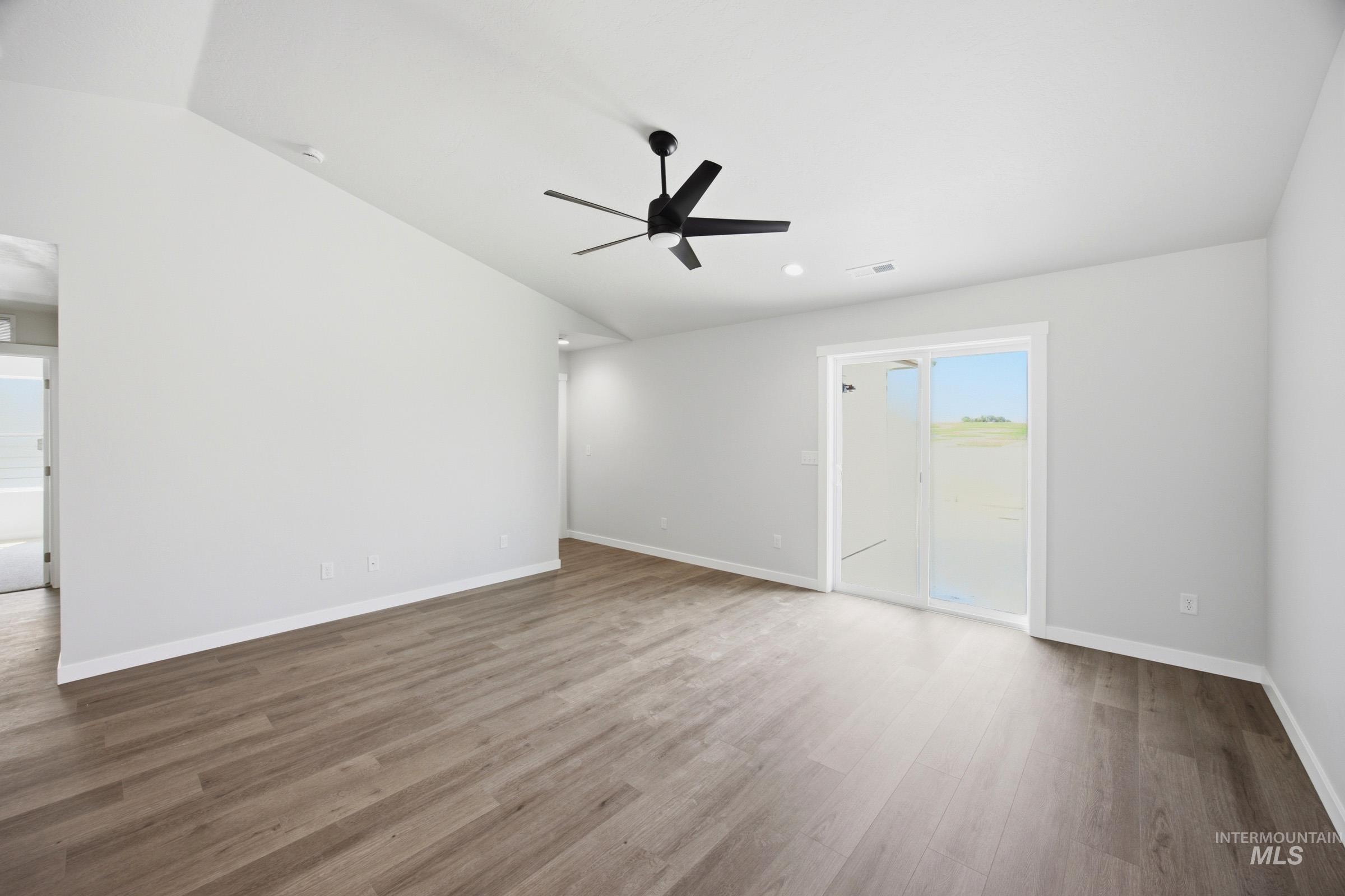 6868 S Lumberton Way, Meridian, Idaho 83642, 3 Bedrooms, 2 Bathrooms, Residential For Sale, Price $424,990,MLS 99001373