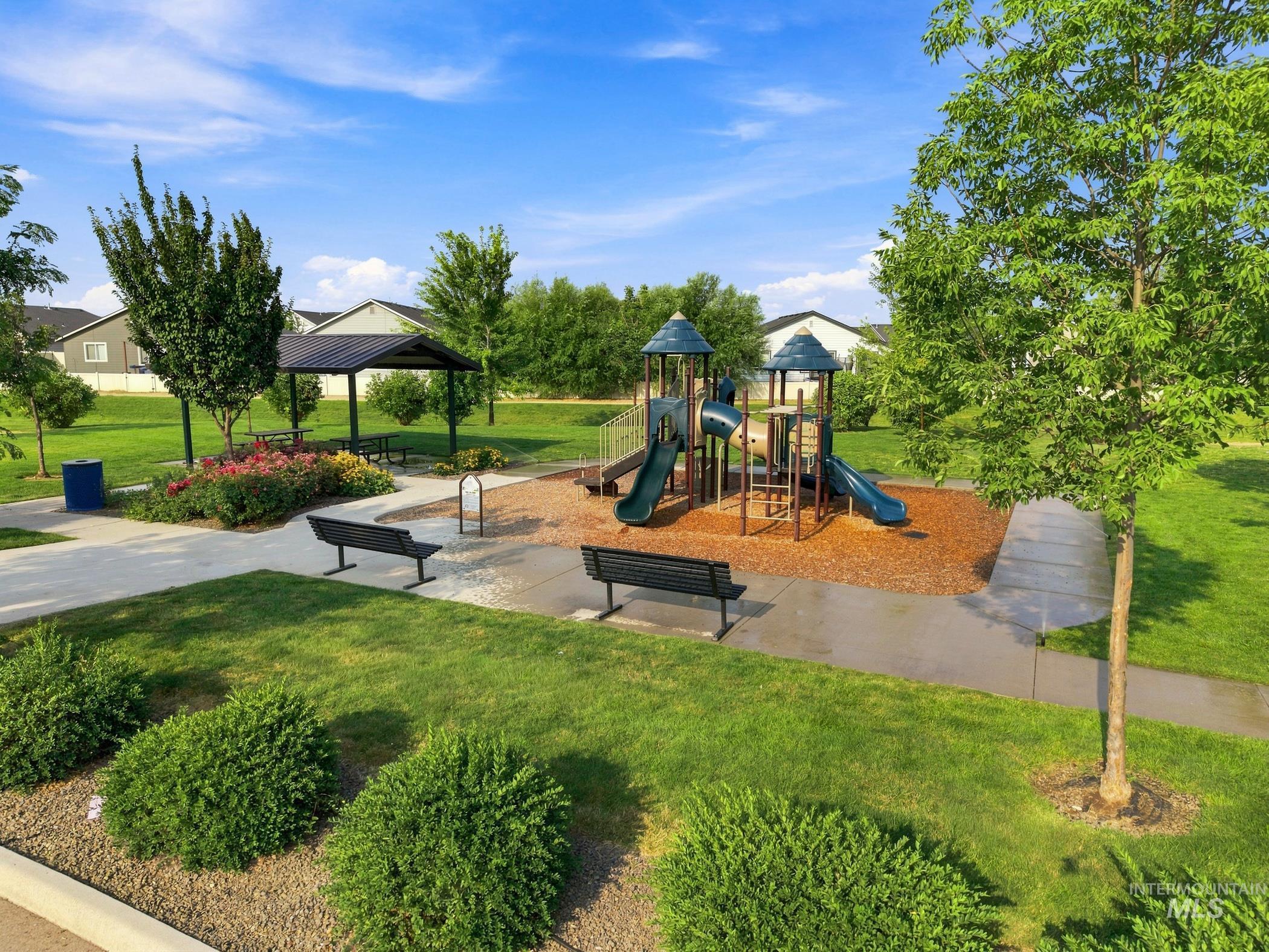 6904 S Lumberton Way, Meridian, Idaho 83642, 3 Bedrooms, 2 Bathrooms, Residential For Sale, Price $404,990, 99001375