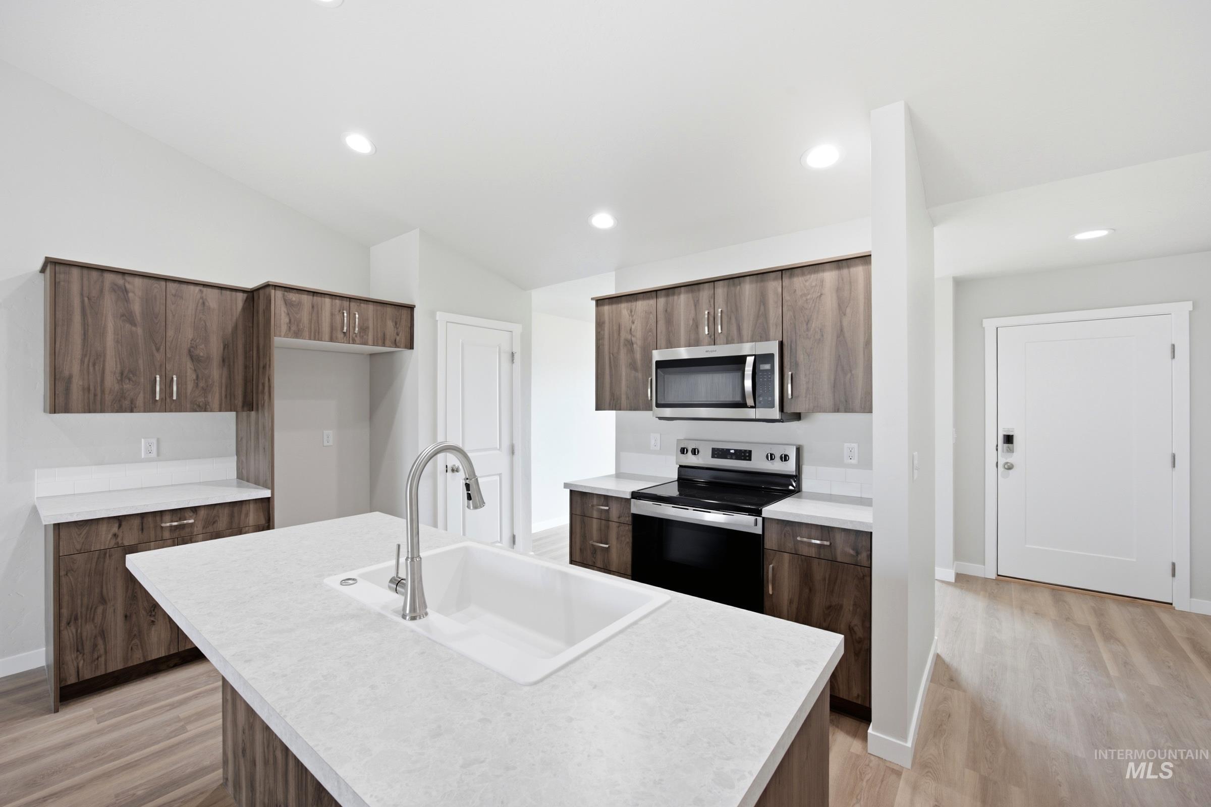 13310 Bank St, Caldwell, Idaho 83607, 3 Bedrooms, 2 Bathrooms, Residential For Sale, Price $389,990, 99001378