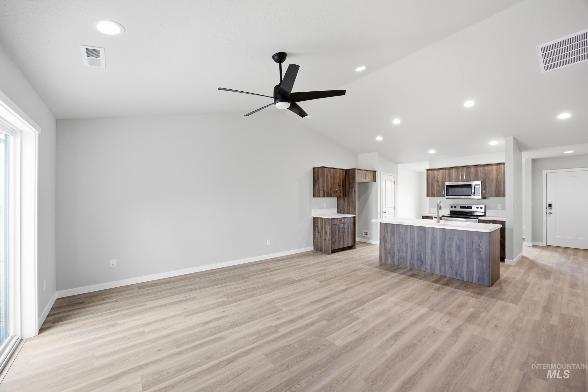 13310 Bank St, Caldwell, Idaho 83607, 3 Bedrooms, 2 Bathrooms, Residential For Sale, Price $389,990, 99001378