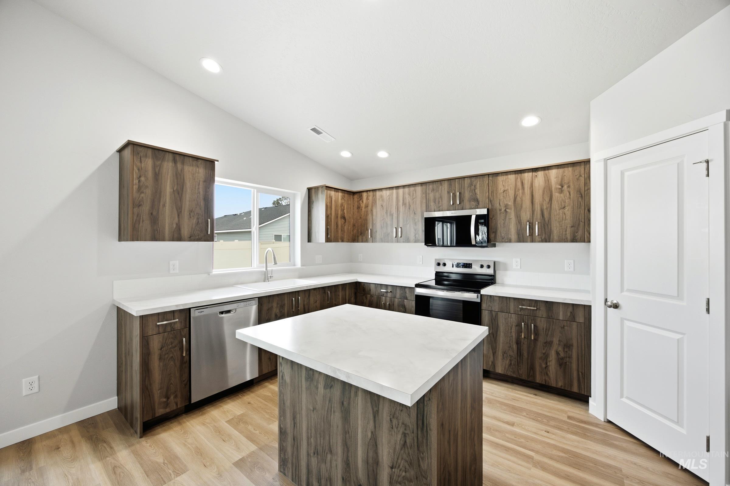 16388 Backfill Ave, Caldwell, Idaho 83607, 4 Bedrooms, 2 Bathrooms, Residential For Sale, Price $434,990, 99001379