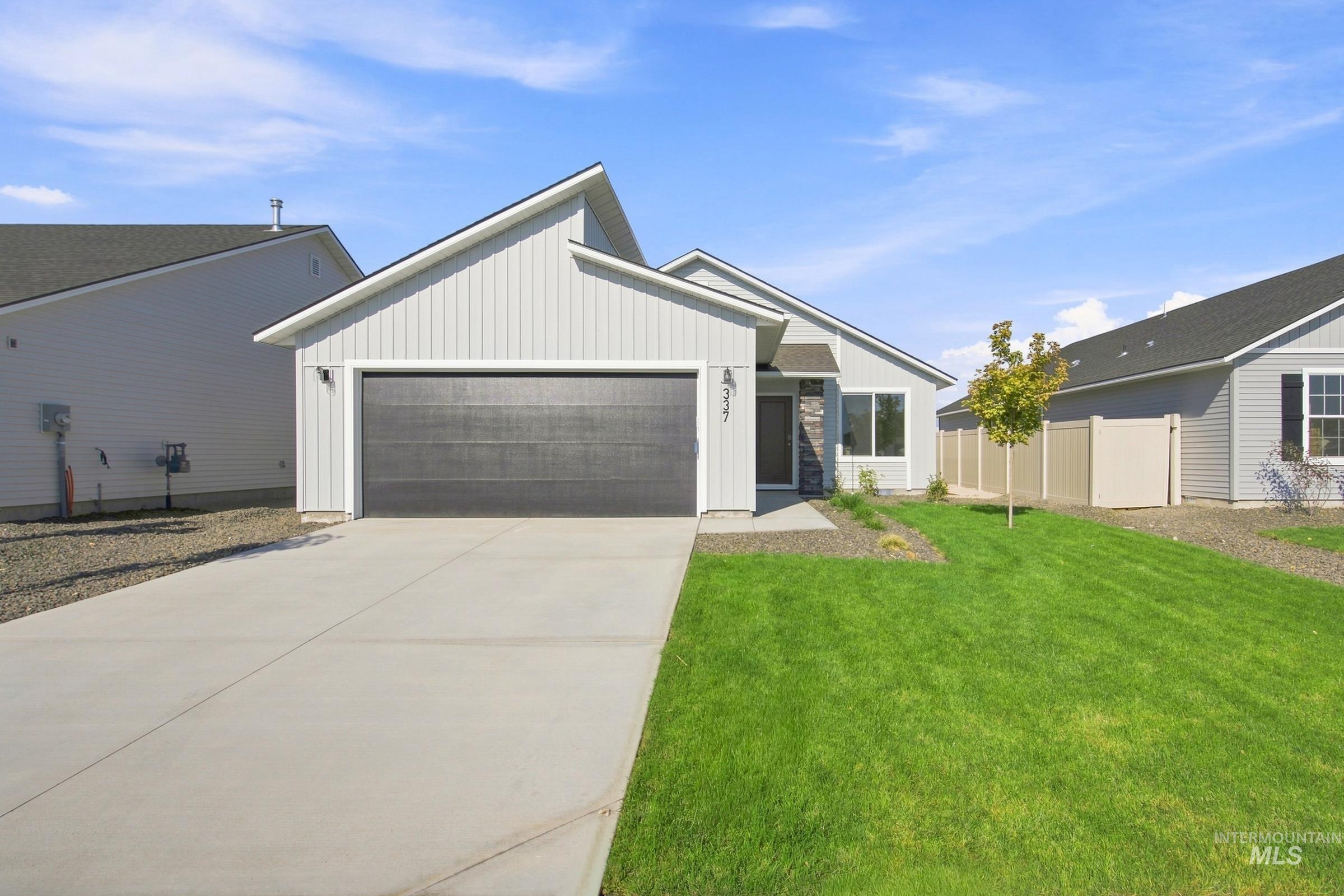 16402 Backfill Ave, Caldwell, Idaho 83607, 3 Bedrooms, 2 Bathrooms, Residential For Sale, Price $382,990,MLS 99001380
