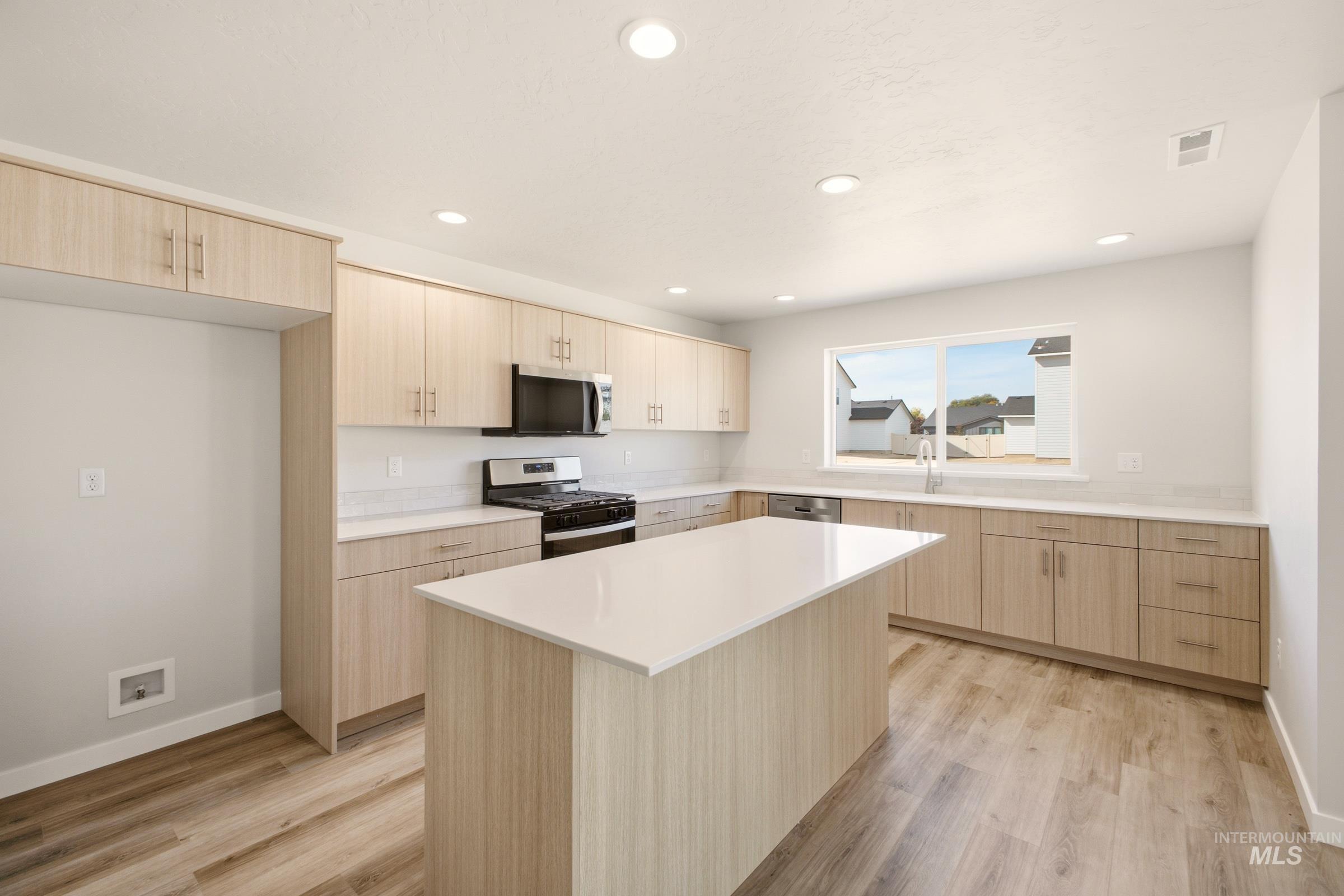 5319 S Edgecomb Way, Nampa, Idaho 83686, 5 Bedrooms, 2.5 Bathrooms, Residential For Sale, Price $559,990,MLS 99001386
