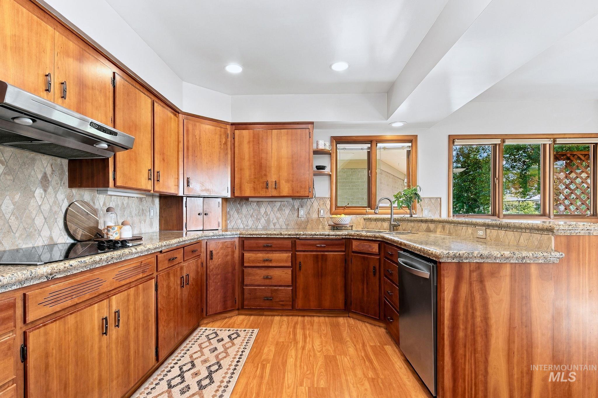 619 Fairway Dr, Caldwell, Idaho 83605, 2 Bedrooms, 2.5 Bathrooms, Residential For Sale, Price $699,000, 99001390