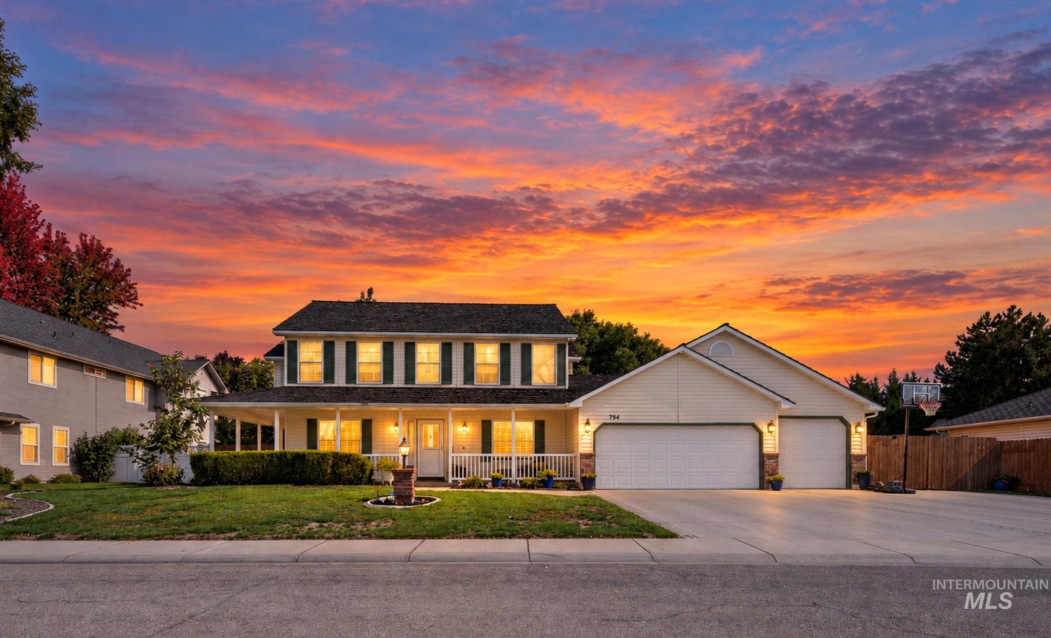 794 E Martinique Dr, Meridian, Idaho 83642, 5 Bedrooms, 3.5 Bathrooms, Residential For Sale, Price $785,900, 99001392