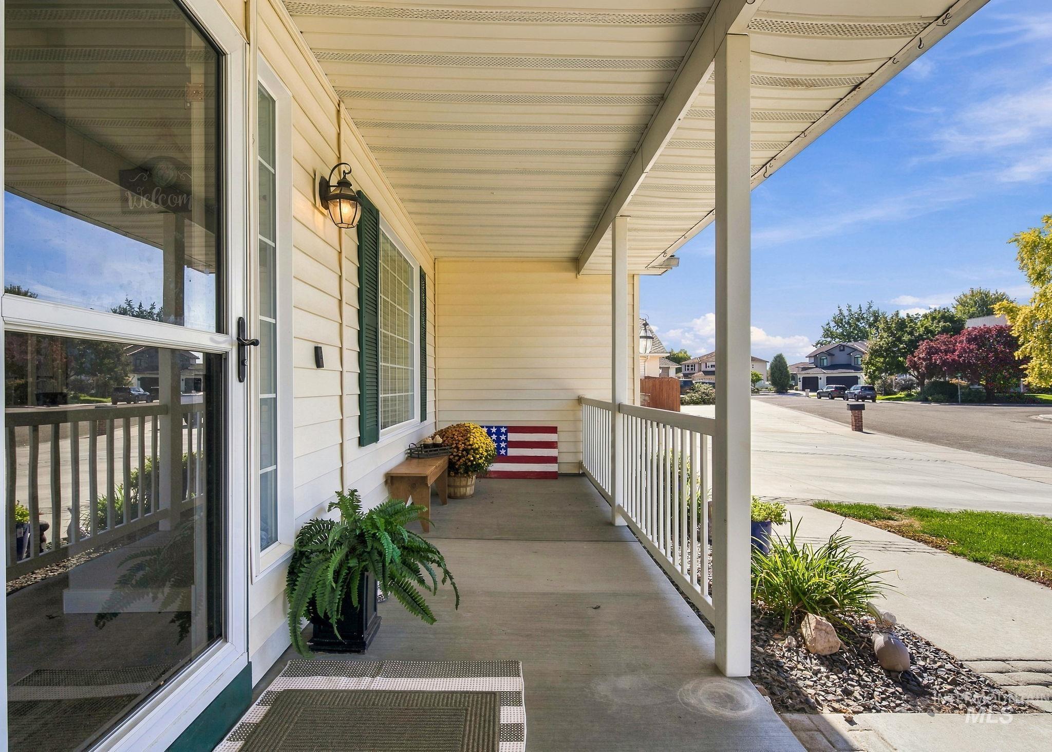 794 E Martinique Dr, Meridian, Idaho 83642, 5 Bedrooms, 3.5 Bathrooms, Residential For Sale, Price $785,900, 99001392