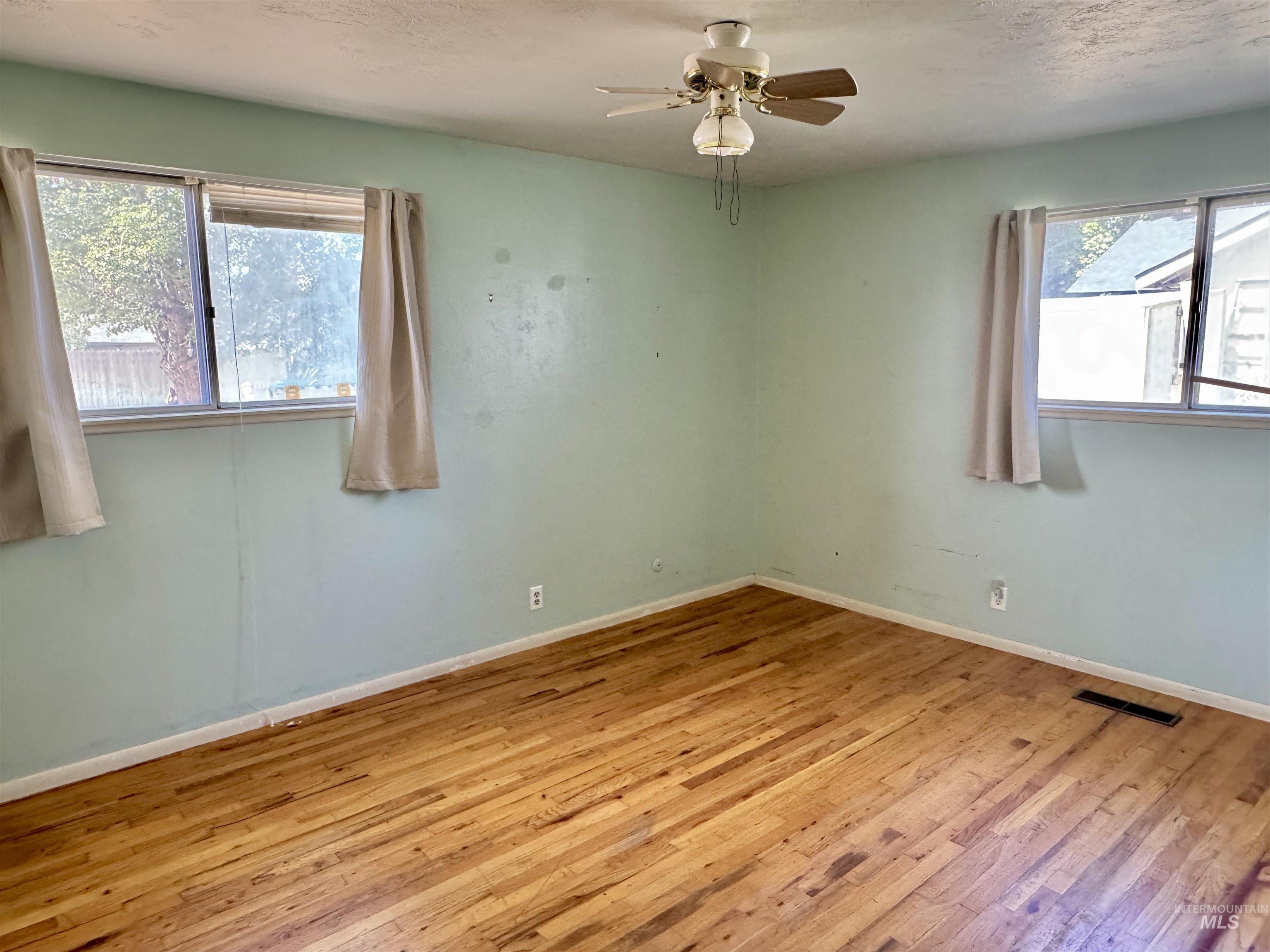 1512 10th St S, Nampa, Idaho 83651, 2 Bedrooms, 1 Bathroom, Residential For Sale, Price $261,900,MLS 99001401