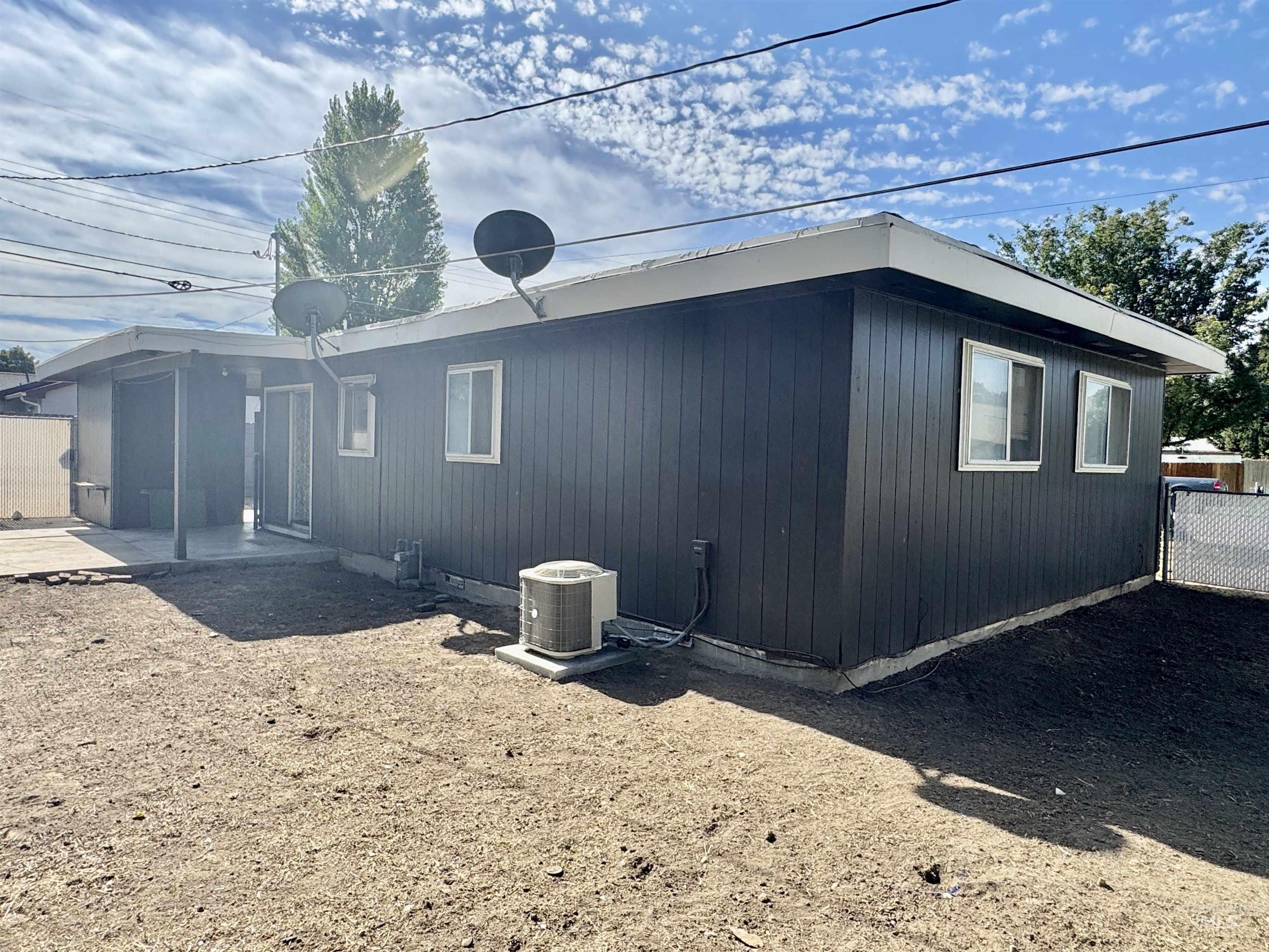 1512 10th St S, Nampa, Idaho 83651, 2 Bedrooms, 1 Bathroom, Residential For Sale, Price $261,900,MLS 99001401