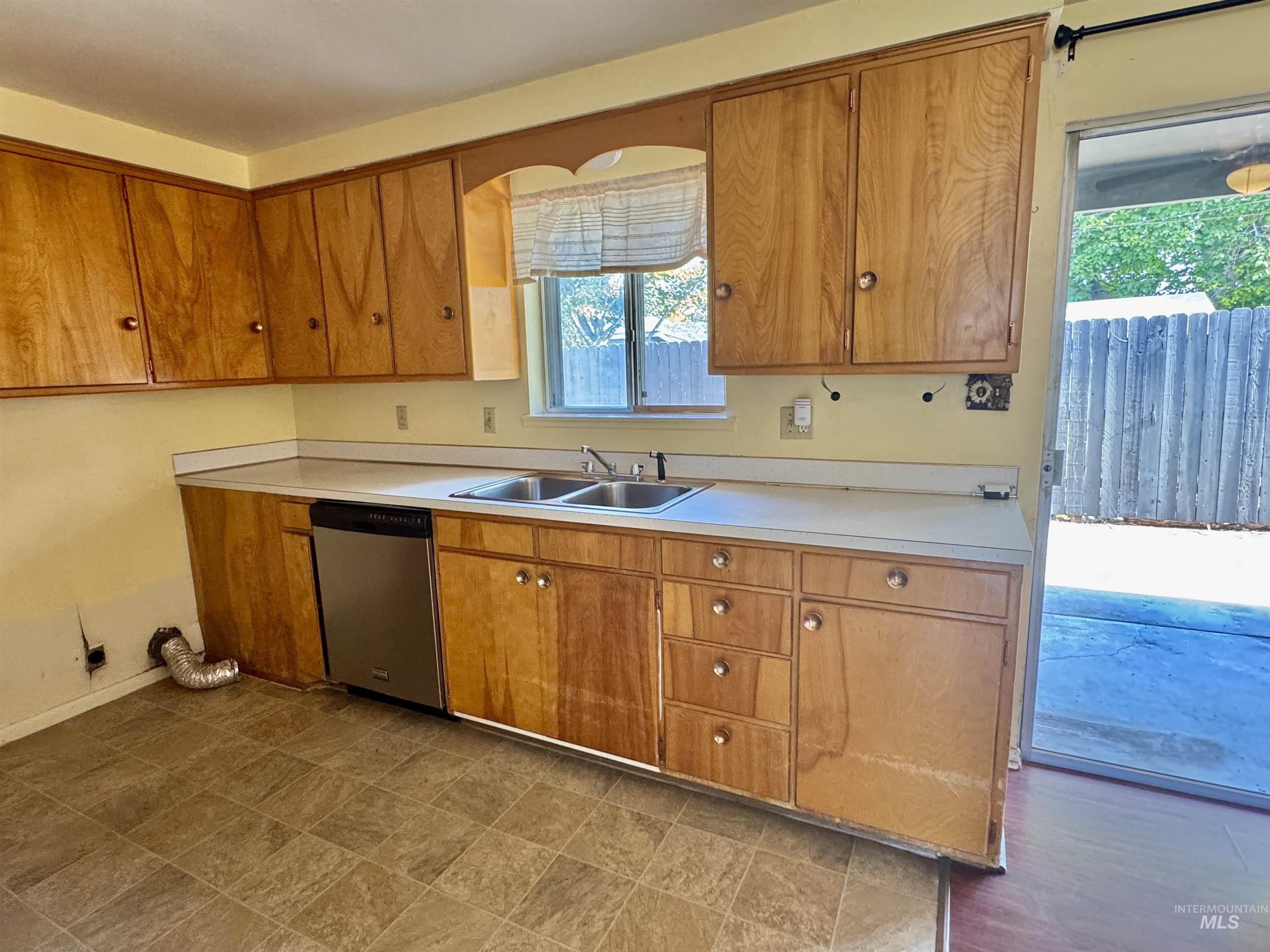 1512 10th St S, Nampa, Idaho 83651, 2 Bedrooms, 1 Bathroom, Residential For Sale, Price $261,900,MLS 99001401