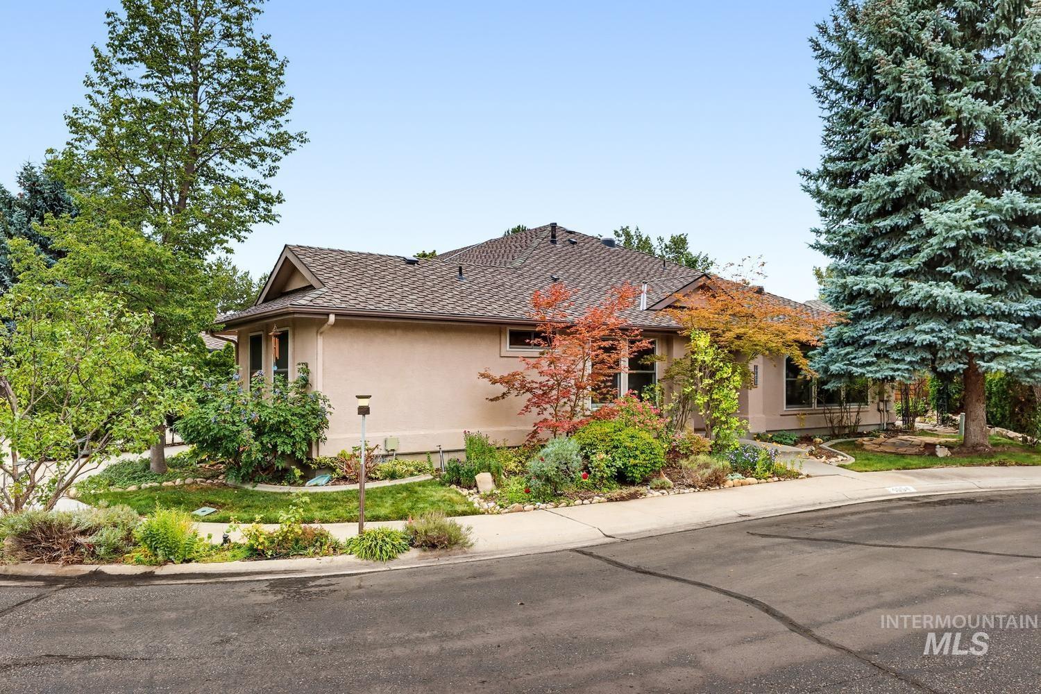 4854 Lakeview Place, Garden City, Idaho 83714, 3 Bedrooms, 2 Bathrooms, Residential For Sale, Price $475,000,MLS 99001404