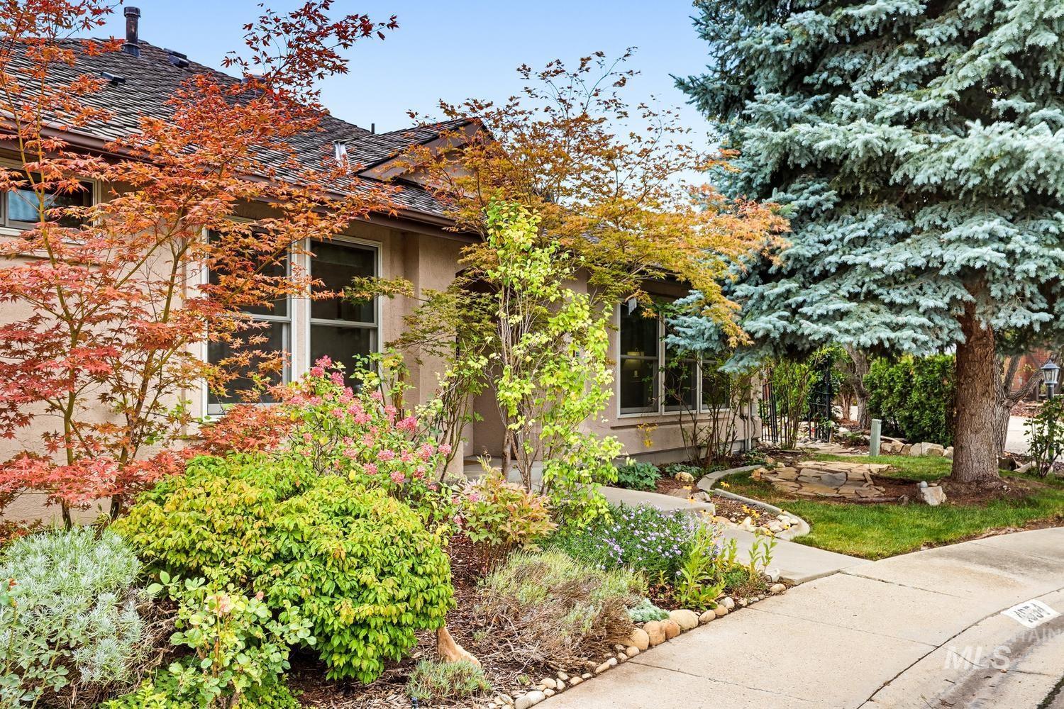 4854 Lakeview Place, Garden City, Idaho 83714, 3 Bedrooms, 2 Bathrooms, Residential For Sale, Price $475,000,MLS 99001404
