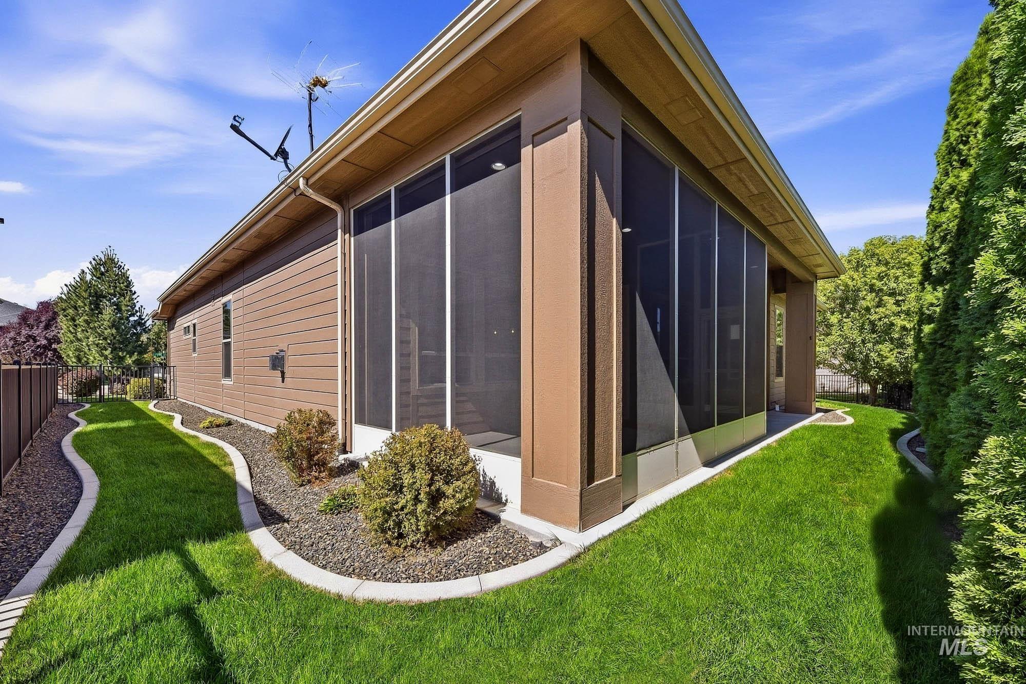 2172 N Fire Opal Ave, Kuna, Idaho 83634, 3 Bedrooms, 2 Bathrooms, Residential For Sale, Price $634,900,MLS 99001405